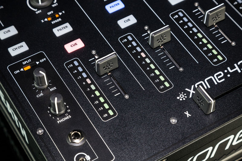 Allen & Heath Xone:43 - Mixer DJ - Variation 3