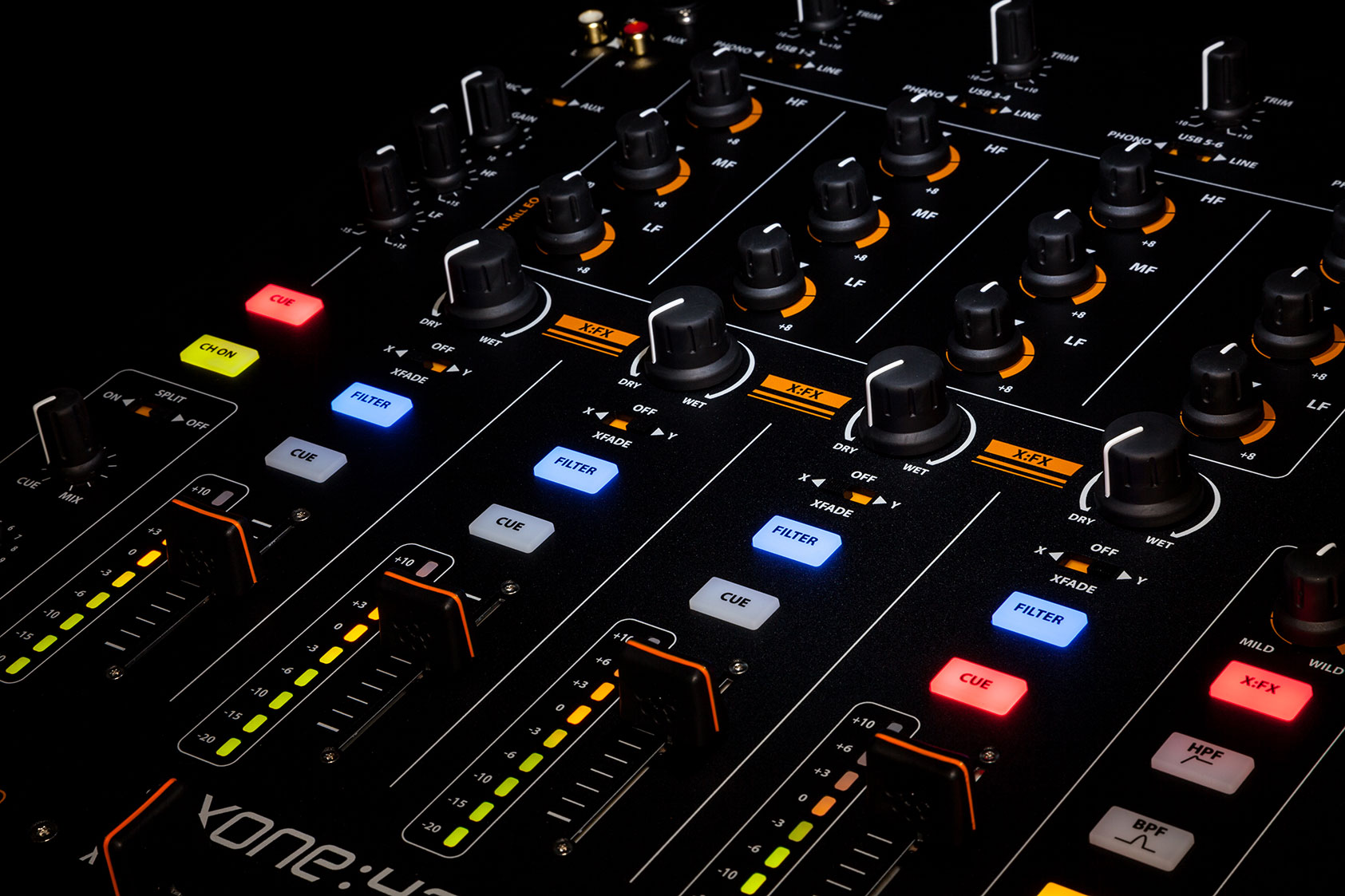 Allen & Heath Xone:43c - Mixer DJ - Variation 5