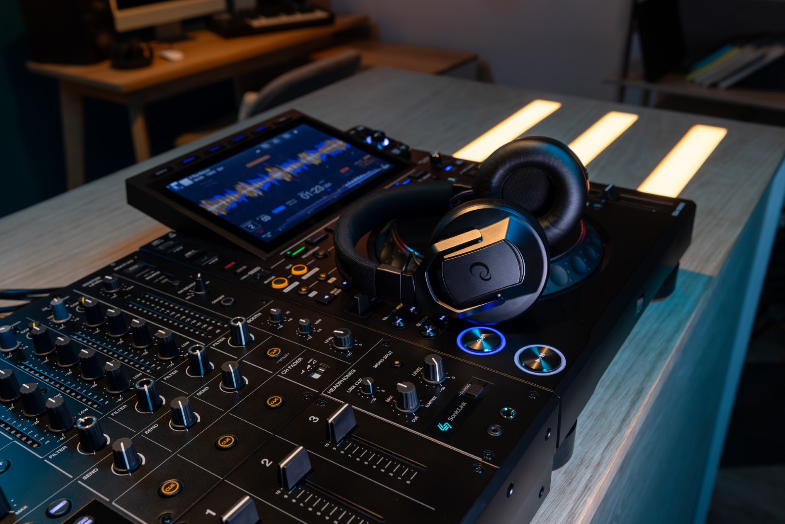 Alphatheta Djm-v5 - Mixer DJ - Variation 9