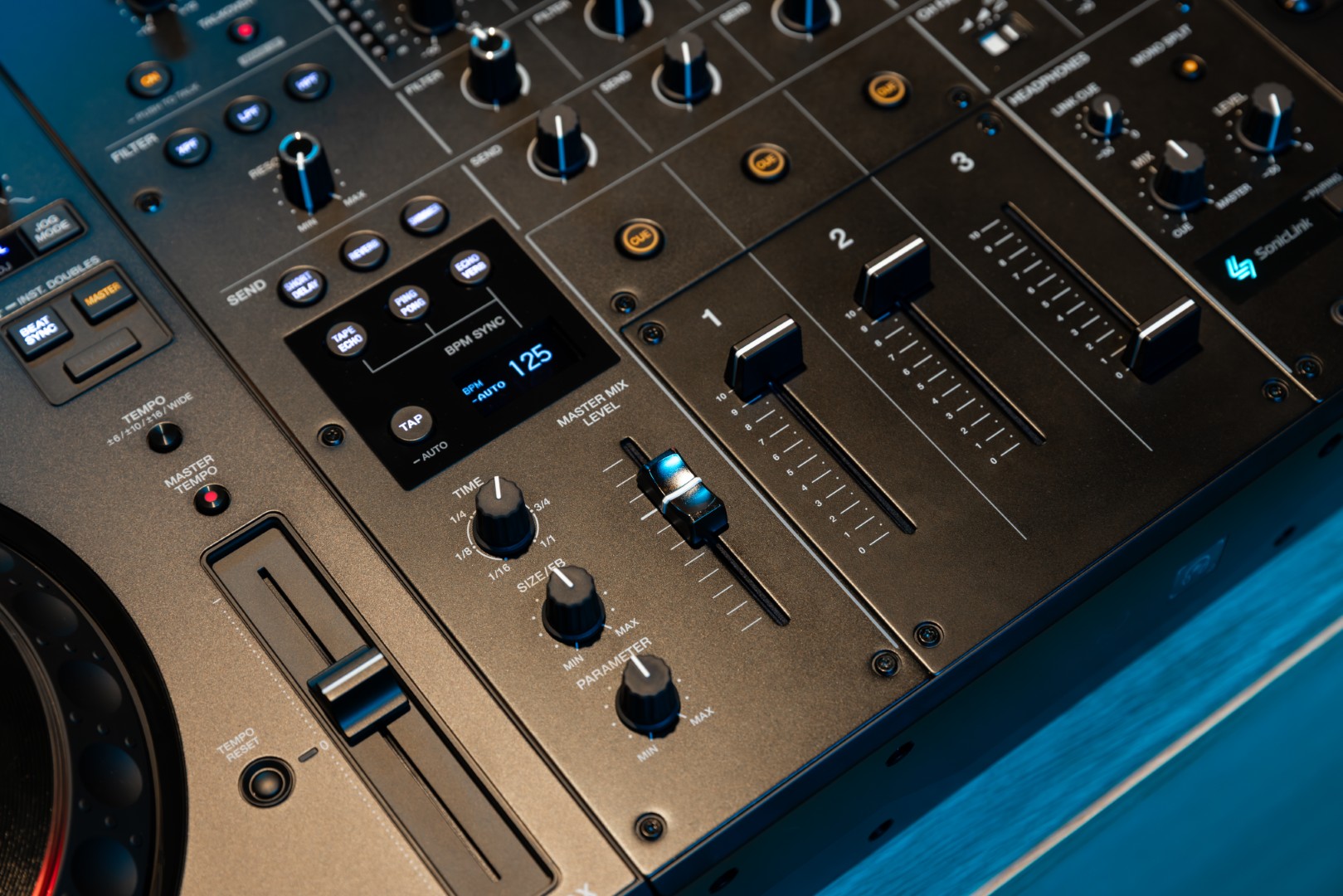 Alphatheta Djm-v5 - Mixer DJ - Variation 7