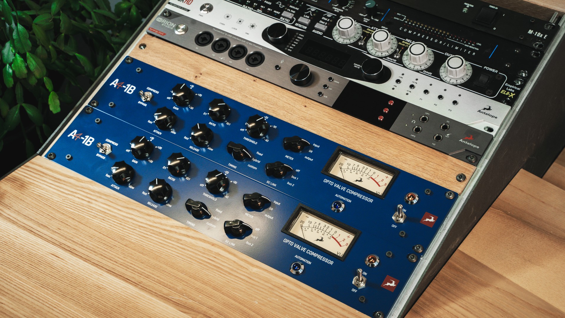Antelope Audio A4-1b - Compresor / Limiter / Gate - Variation 11