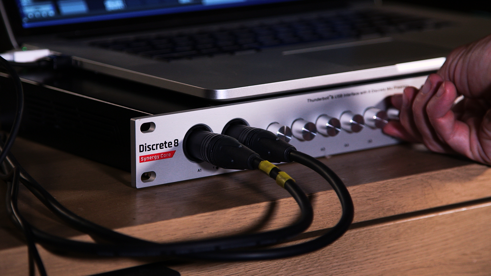 Antelope Audio Discrete 8 Synergy Core + Micro Solo Edge Offert - Pack Home Estudio - Variation 8