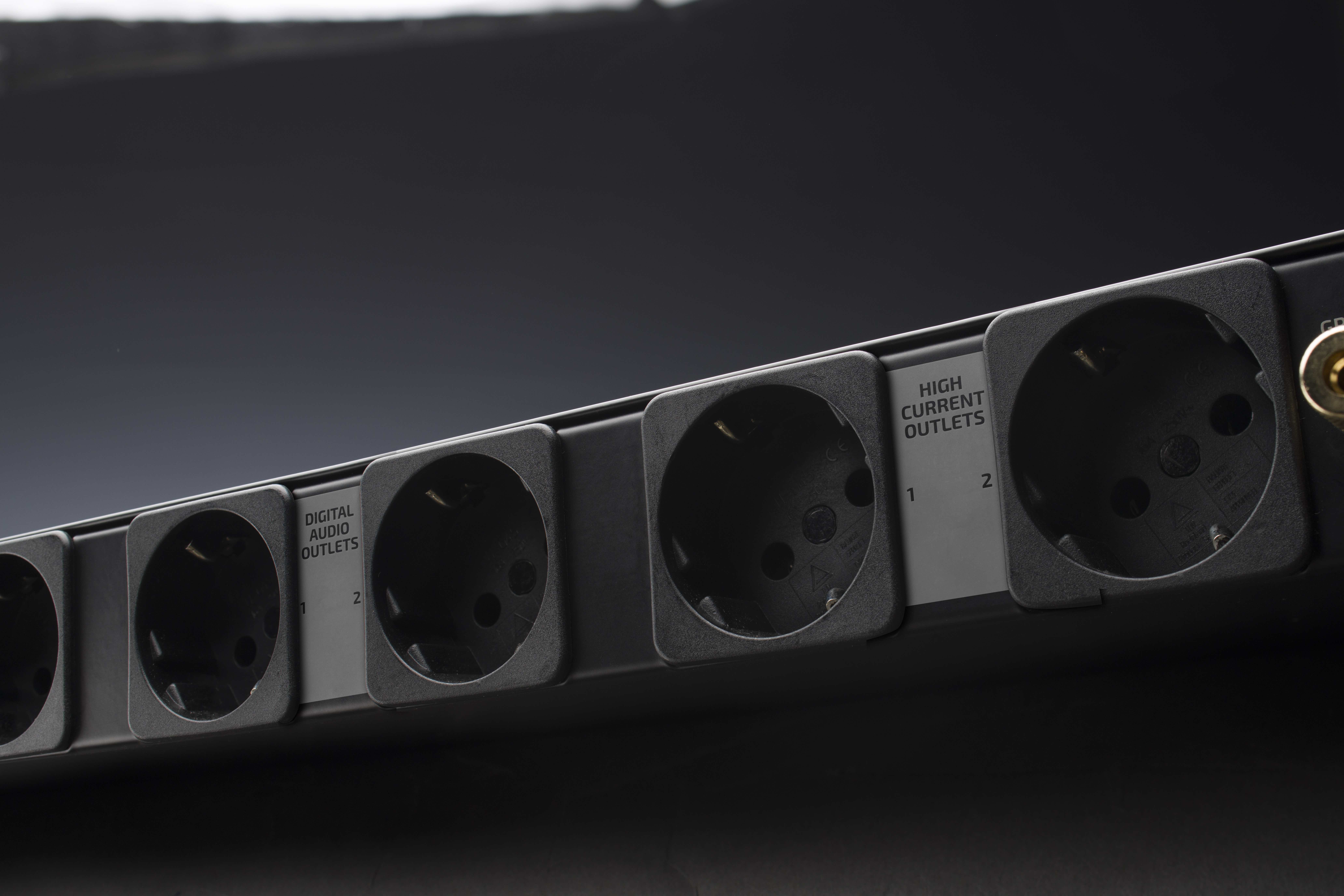 Black Lion Audio Pg-1 Type F - Convertidor - Variation 2