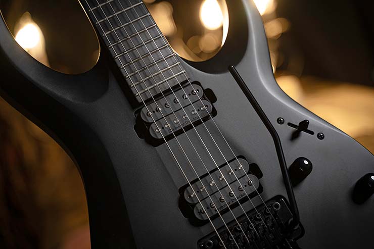 Cort X500 Menace Hh Seymour Duncan Fr Eb - Black Satin - Guitarra eléctrica con forma de str. - Variation 2