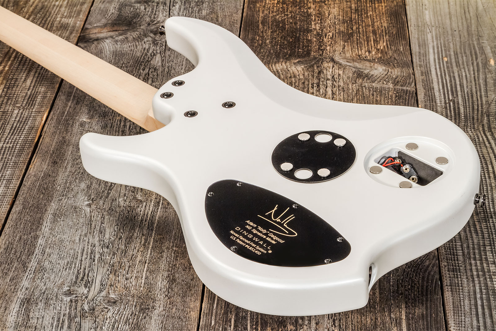 Dingwall Adam Nolly Getgood Ng3 4c 3pu Signature Active Mn - Ducati Pearl White - Bajo eléctrico de cuerpo sólido - Variation 6