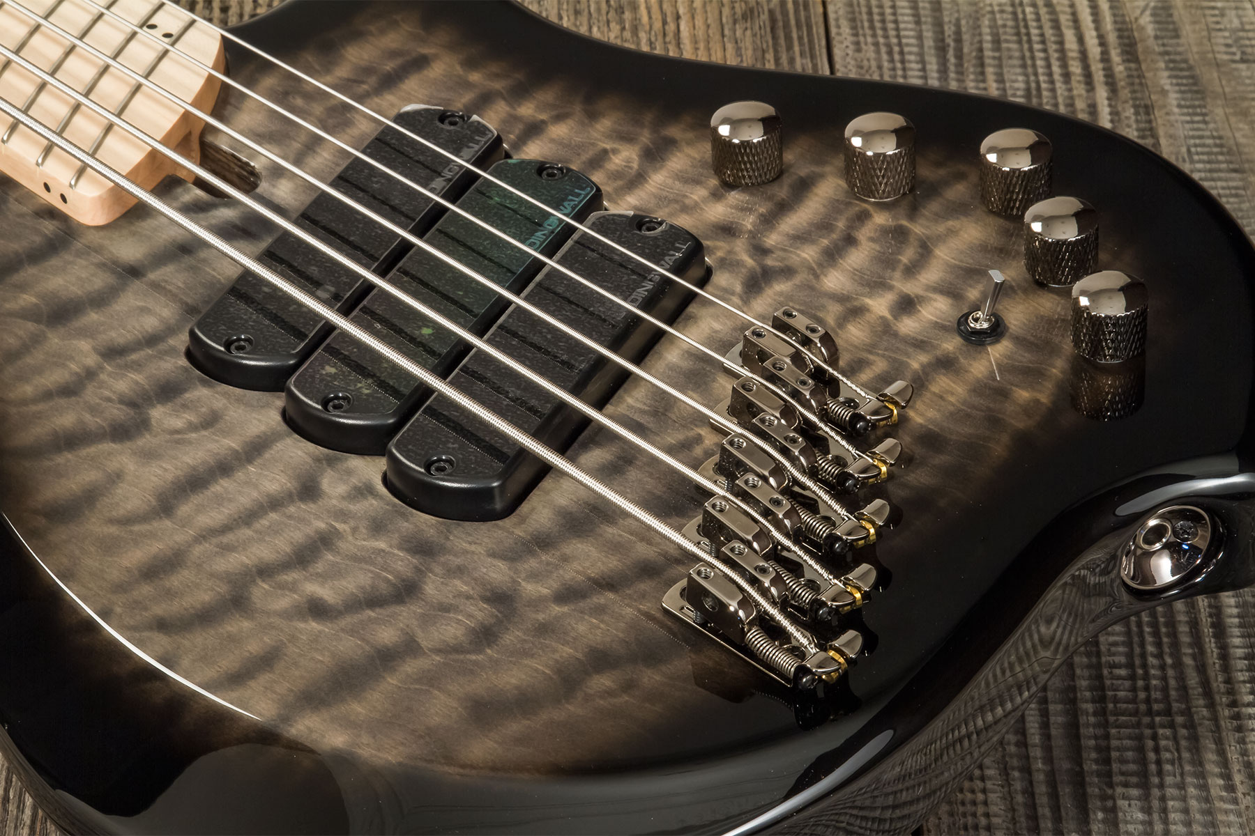 Dingwall Combustion Cb3 5c 3pu Active Mn - 2-tone Blackburst - Bajo eléctrico de cuerpo sólido - Variation 4