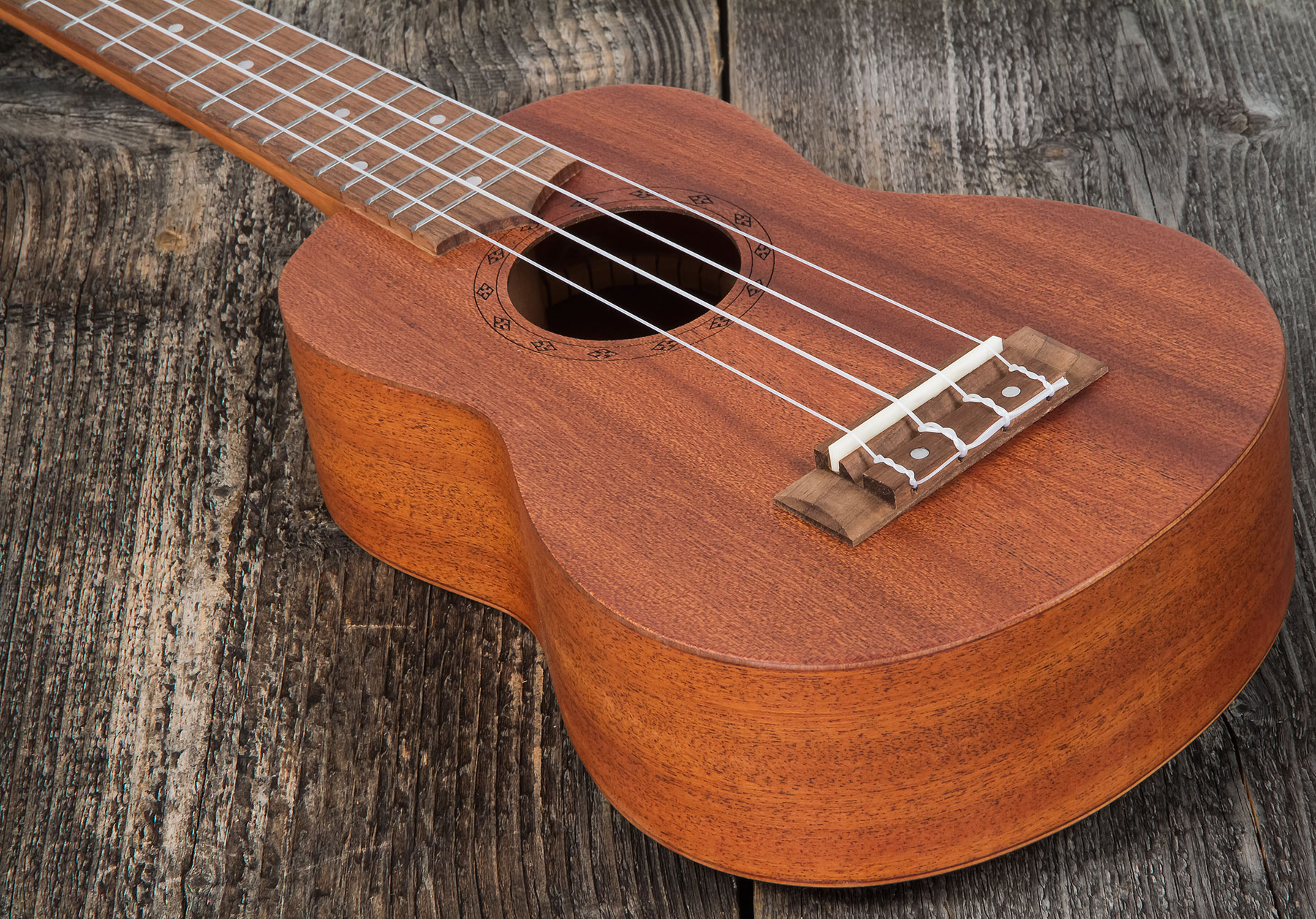 Eastone E11c21 Soprano Tout Sapele Son +x-tone 3110 Tuner / 2020 Bag / D'addario Ej65s - Paquete de ukelele - Variation 3