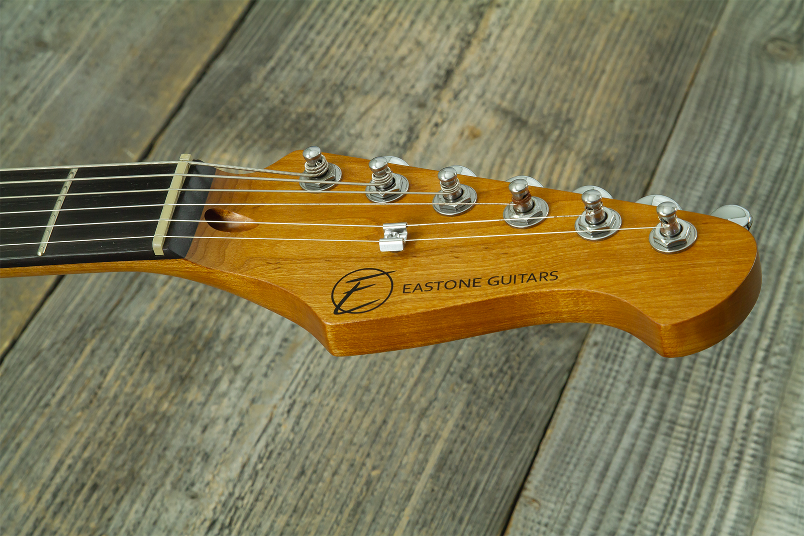 Eastone St100r-mr-rw 3s Trem Rw - Candy Apple Red - Guitarra eléctrica con forma de str. - Variation 10