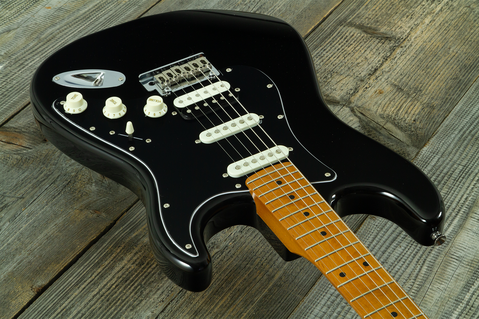 Eastone St150r-blk-rw Hss Trem Mn - Black - Guitarra eléctrica con forma de str. - Variation 2