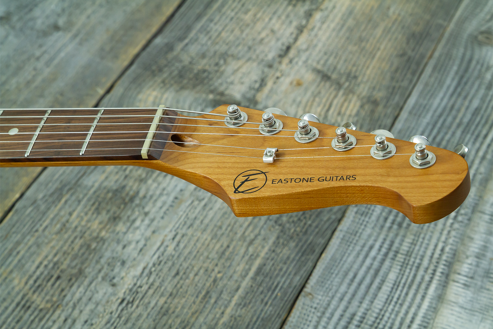 Eastone St550r-dmg Hss Trem Rw - Dark Metal Green - Guitarra eléctrica con forma de str. - Variation 7