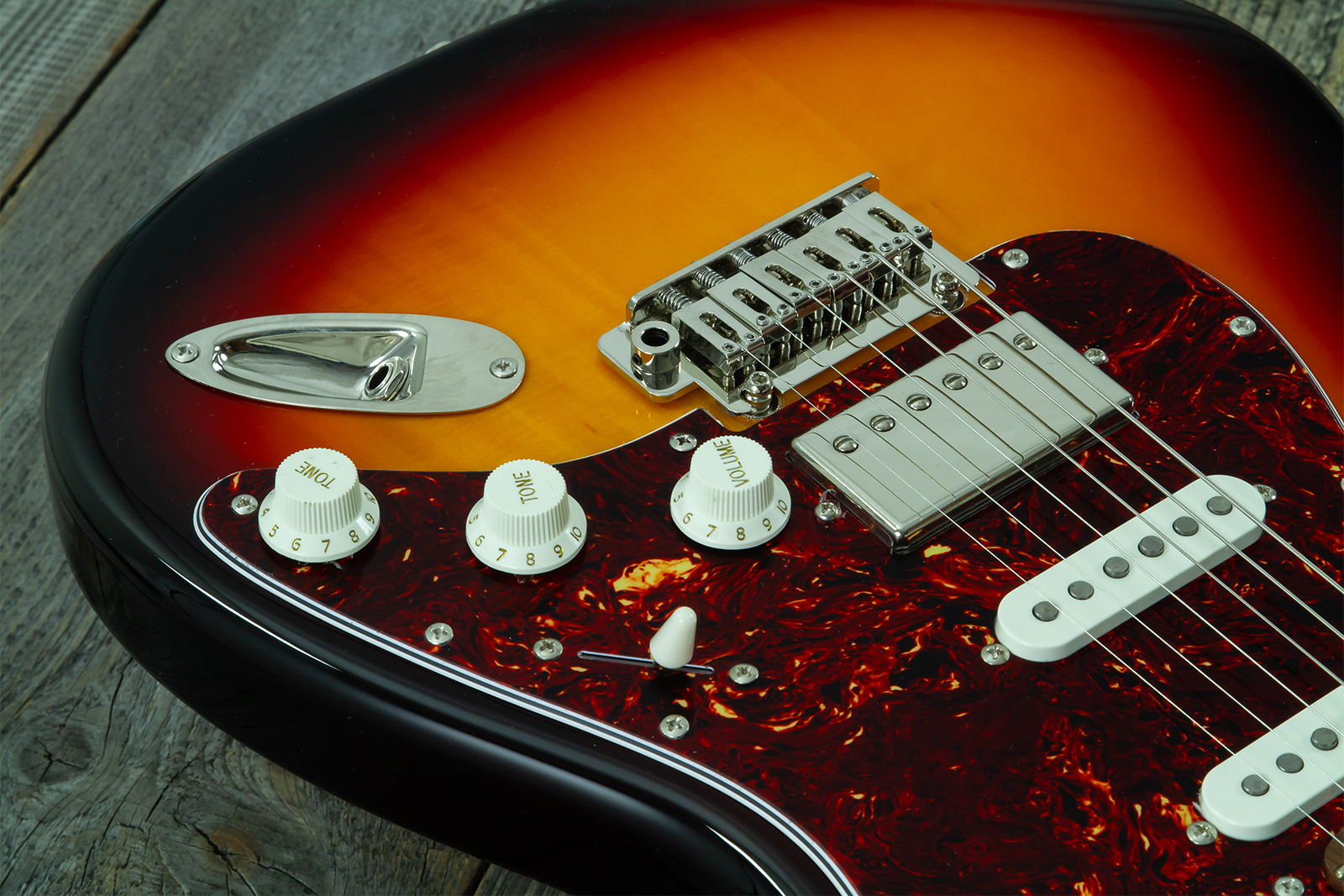 Eastone St550r-fs2t-rw Hss Trem Rw - 2-tone Burst - Guitarra eléctrica con forma de str. - Variation 3