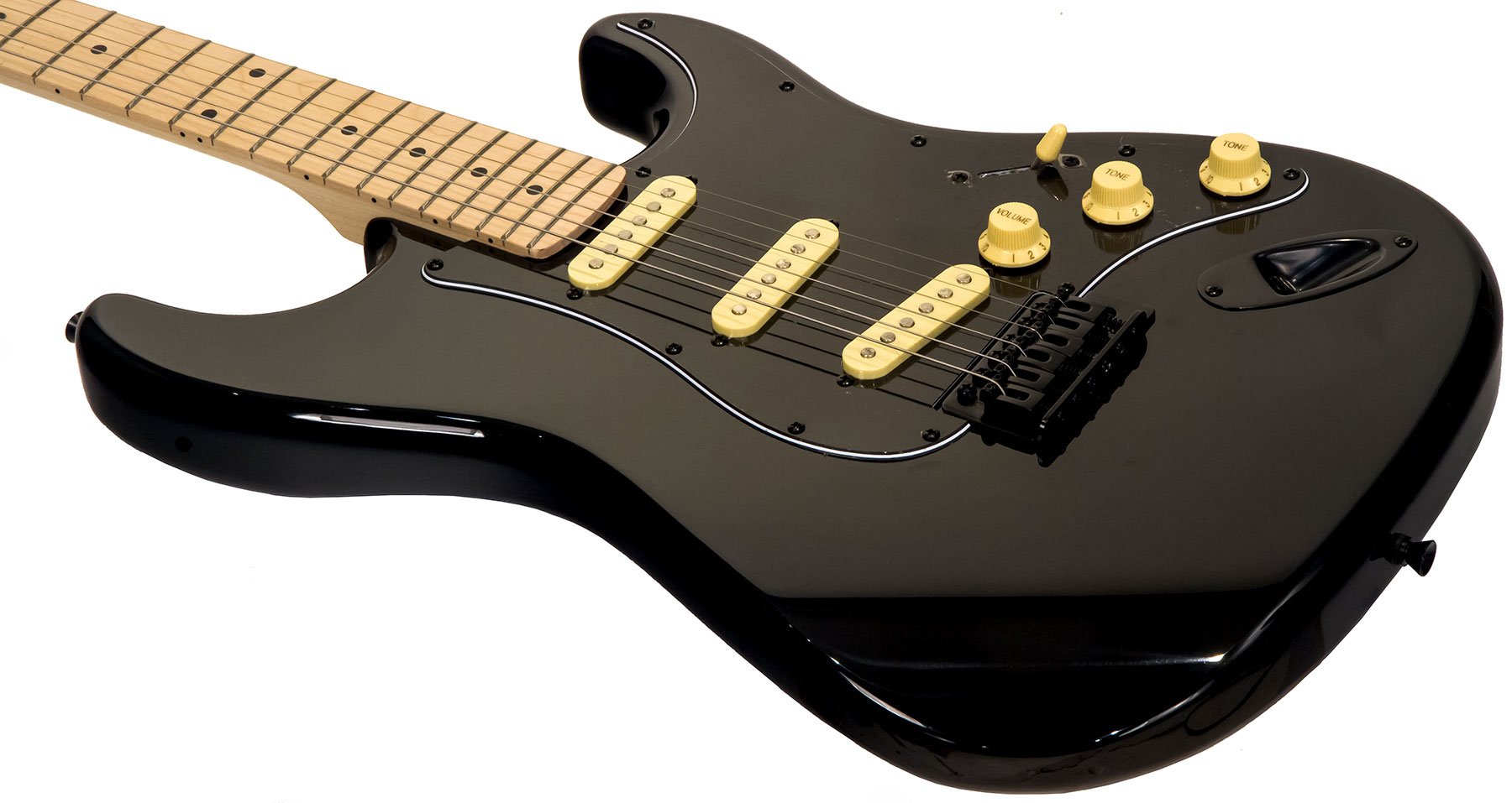 Eastone Str70 Gil Sss Trem Mn - Black - Guitarra eléctrica con forma de str. - Variation 2