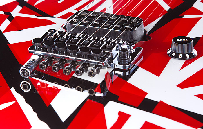 Evh Striped Series - Red With Black Stripes - Guitarra eléctrica con forma de str. - Variation 5