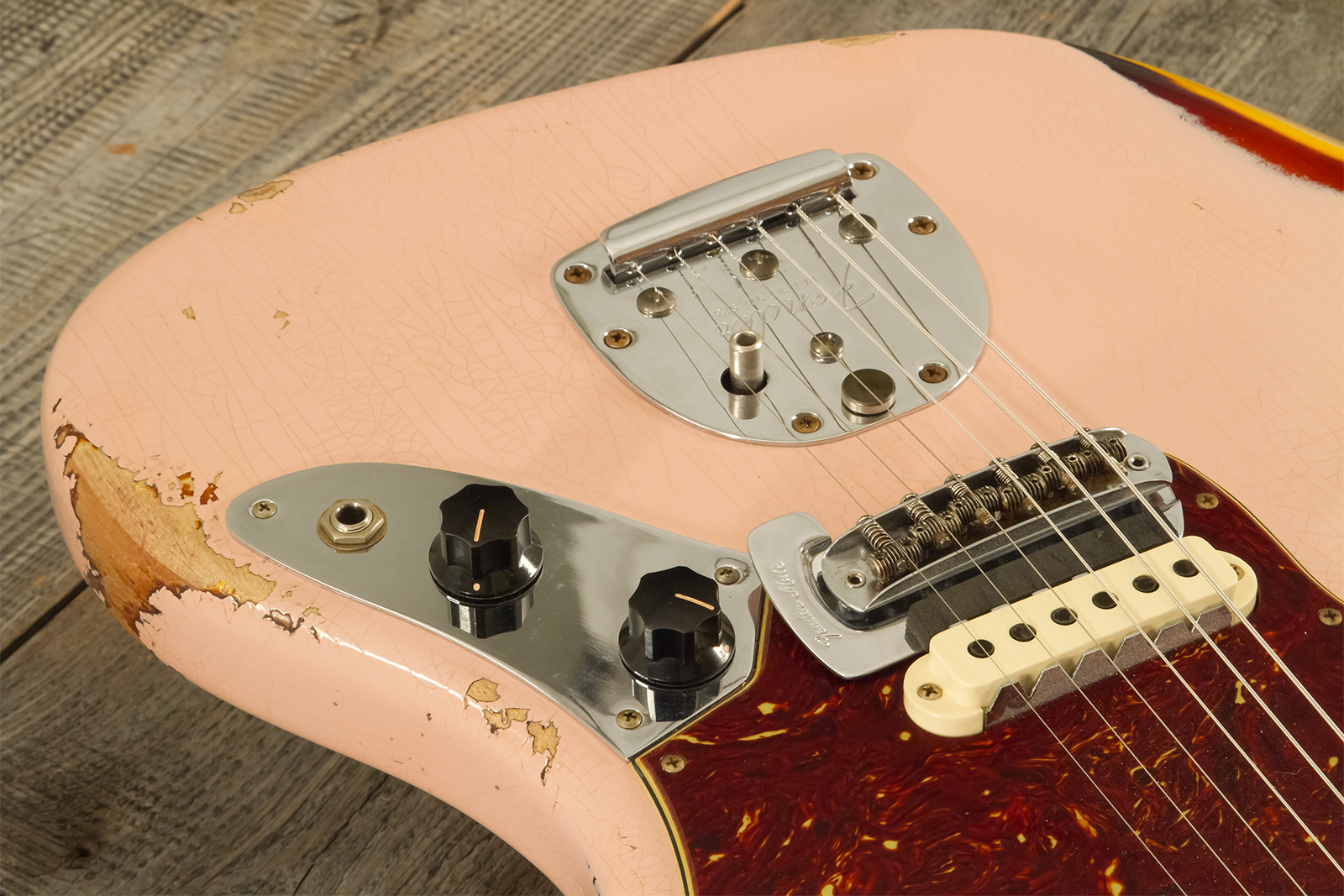 Fender Custom Shop Jaguar 1962 Shsc 2s Trem Rw #r141280 - Heavy Relic Shell Pink O. 3-color Sunburst - Guitarra electrica retro rock - Variation 4