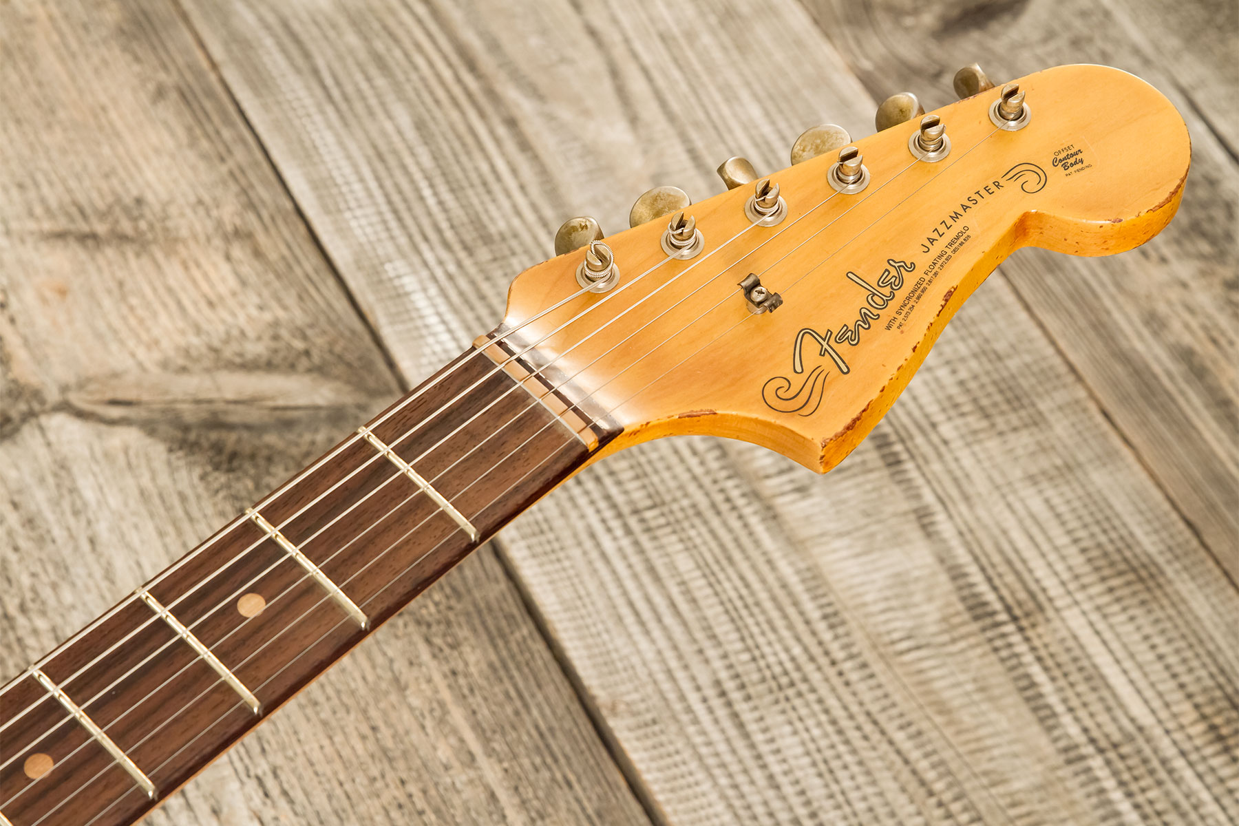 Fender Custom Shop Jazzmaster 1962 2s Trem Rw #r132659 - Heavy Relic Shell Pink O. 3-color Sunburst - Guitarra electrica retro rock - Variation 11