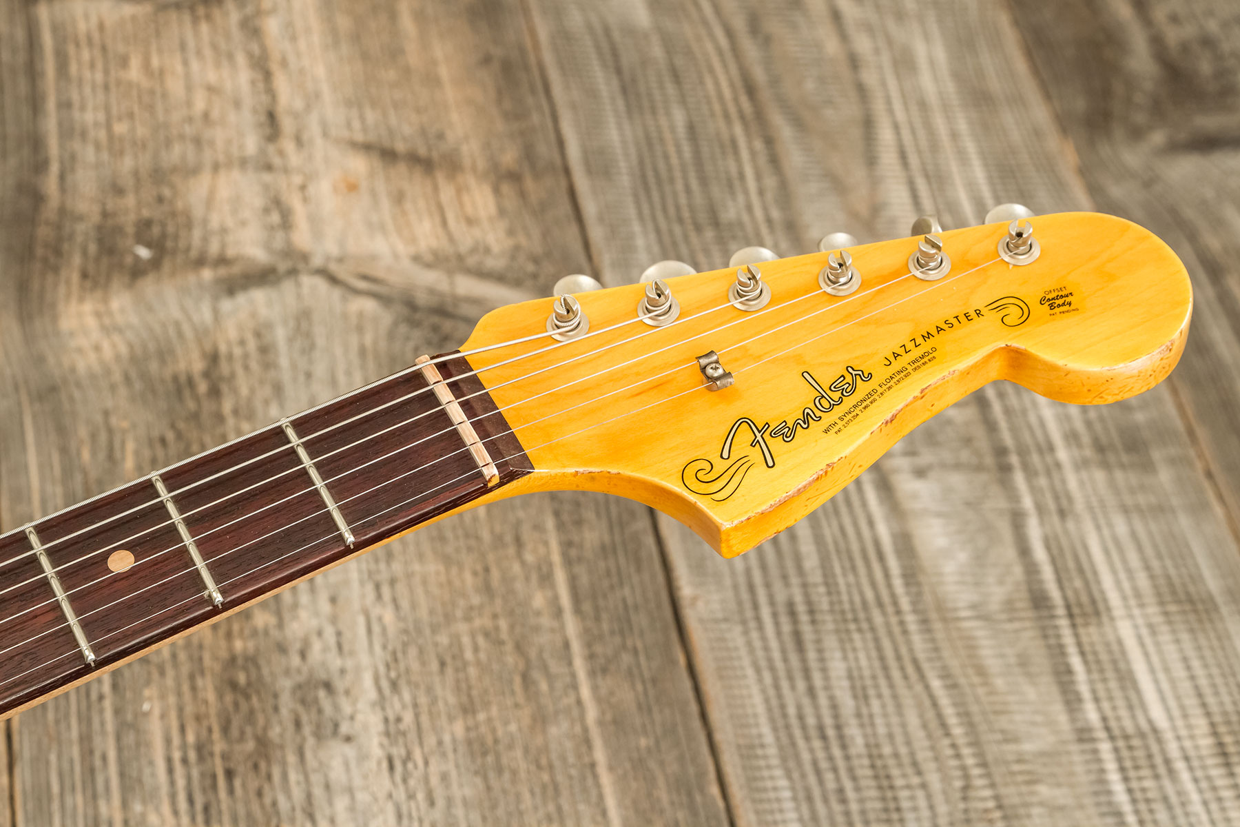 Fender Custom Shop Jazzmaster 1962 2s Trem Rw #r133709 - Heavy Relic Shell Pink O. 3-color Sunburst - Guitarra electrica retro rock - Variation 12