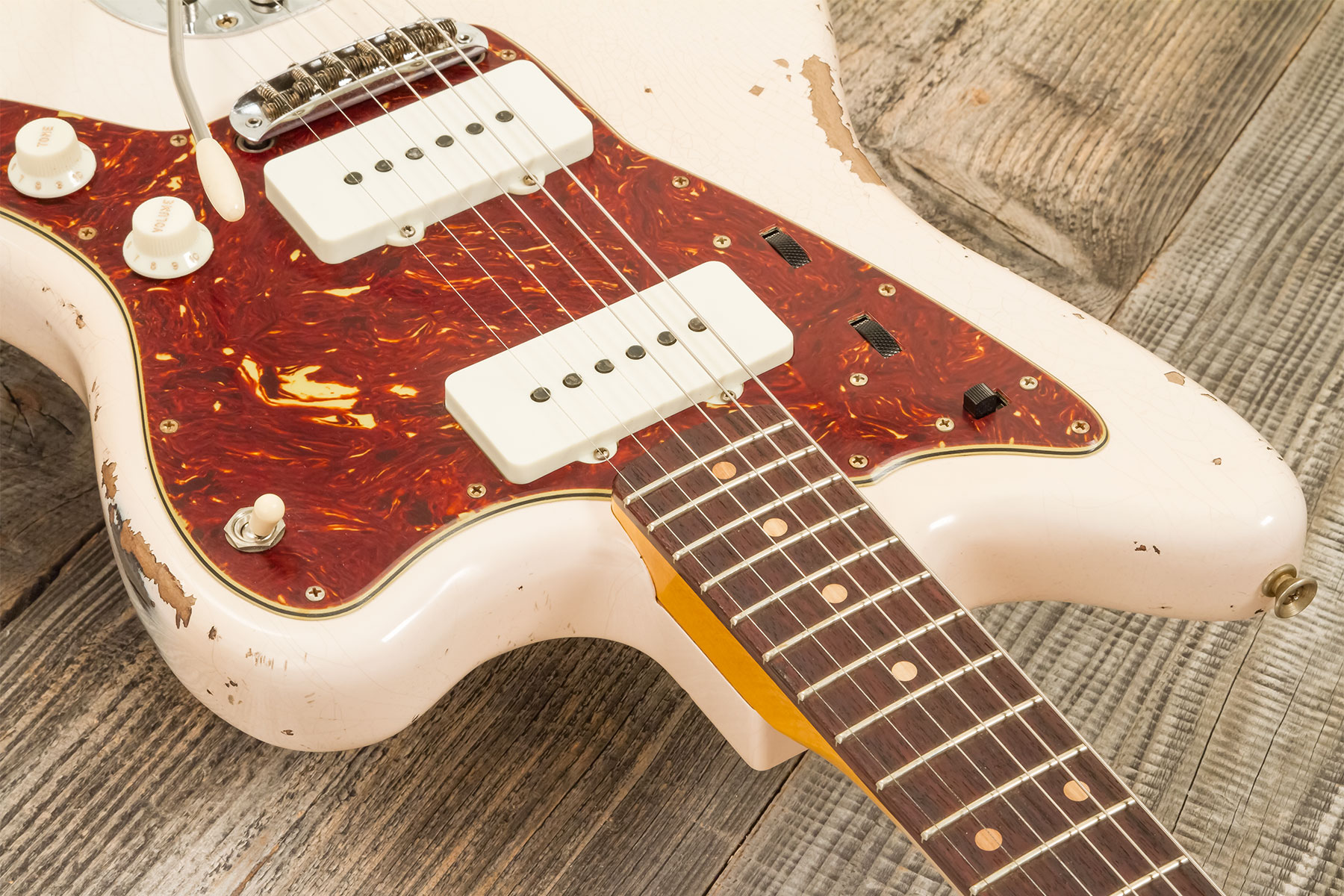 Fender Custom Shop Jazzmaster 1962 2s Trem Rw #r133709 - Heavy Relic Shell Pink O. 3-color Sunburst - Guitarra electrica retro rock - Variation 5