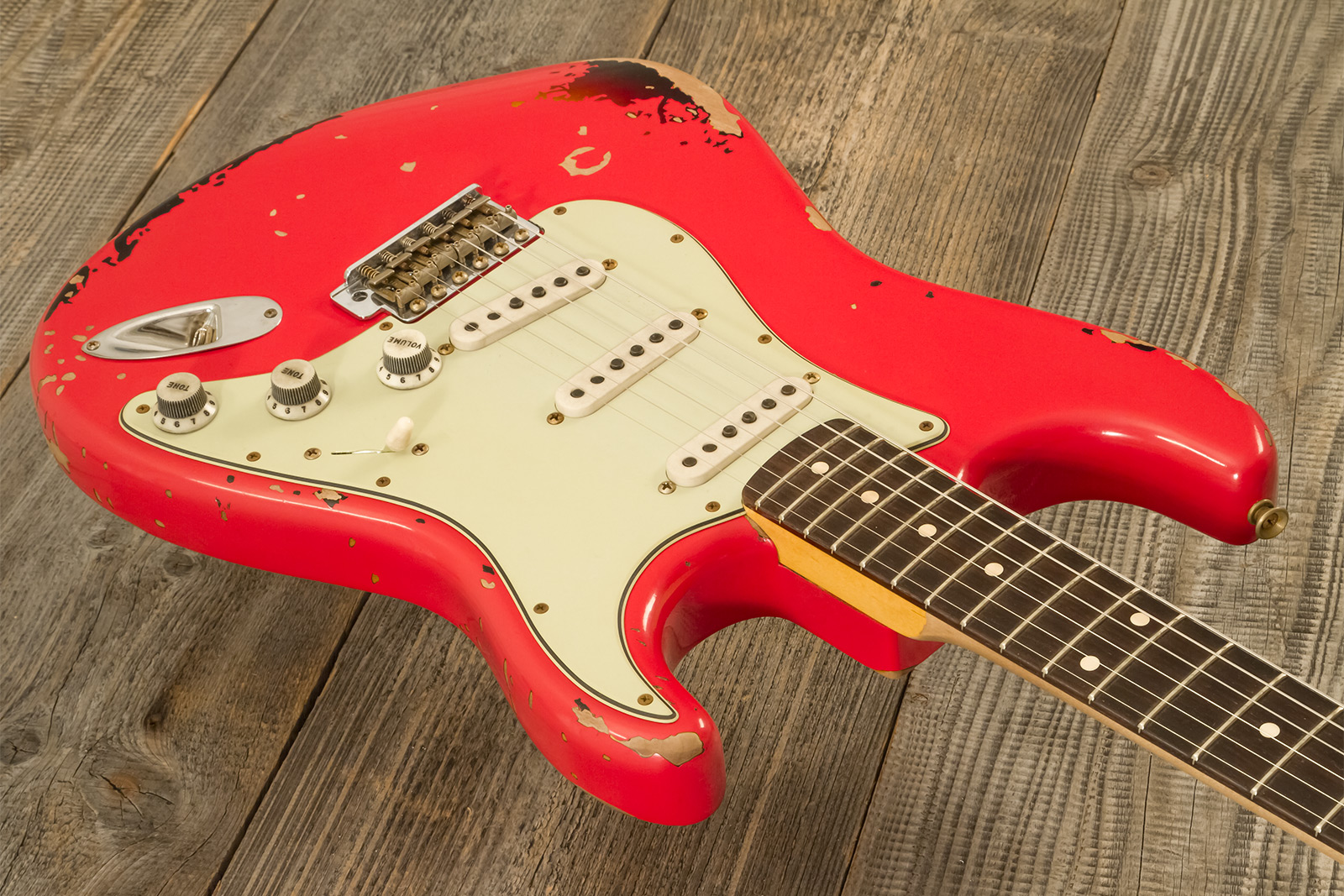 Fender Custom Shop Michael Landau Strat 1963 Signature Trem 3s #r133864 - Relic Fiesta Red O. 3-color Sunburst - Guitarra eléctrica con forma de str. 