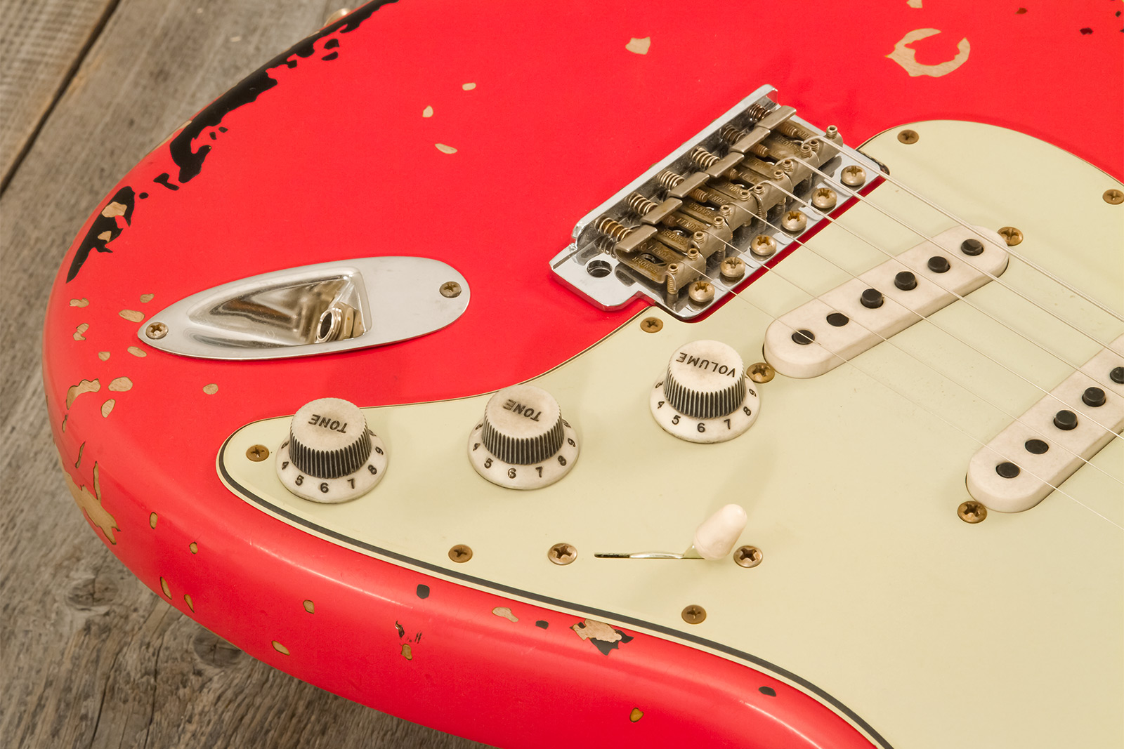 Fender Custom Shop Michael Landau Strat 1963 Signature Trem 3s #r133864 - Relic Fiesta Red O. 3-color Sunburst - Guitarra eléctrica con forma de str. 