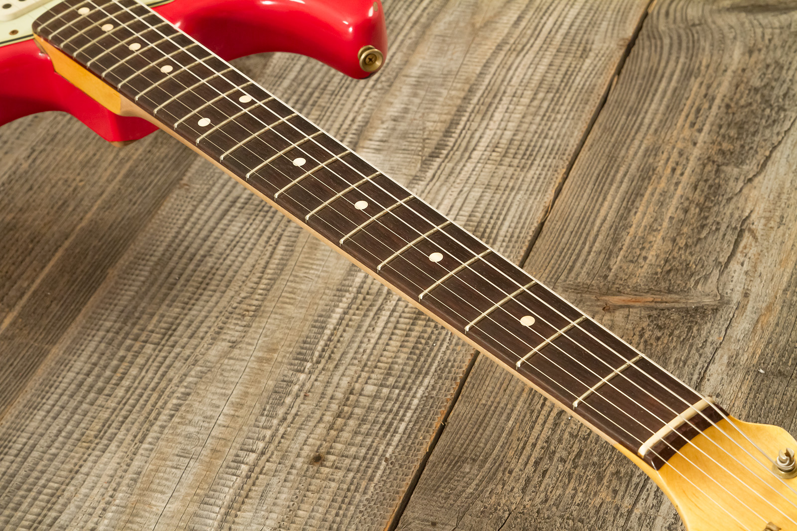 Fender Custom Shop Michael Landau Strat 1963 Signature Trem 3s #r133864 - Relic Fiesta Red O. 3-color Sunburst - Guitarra eléctrica con forma de str. 