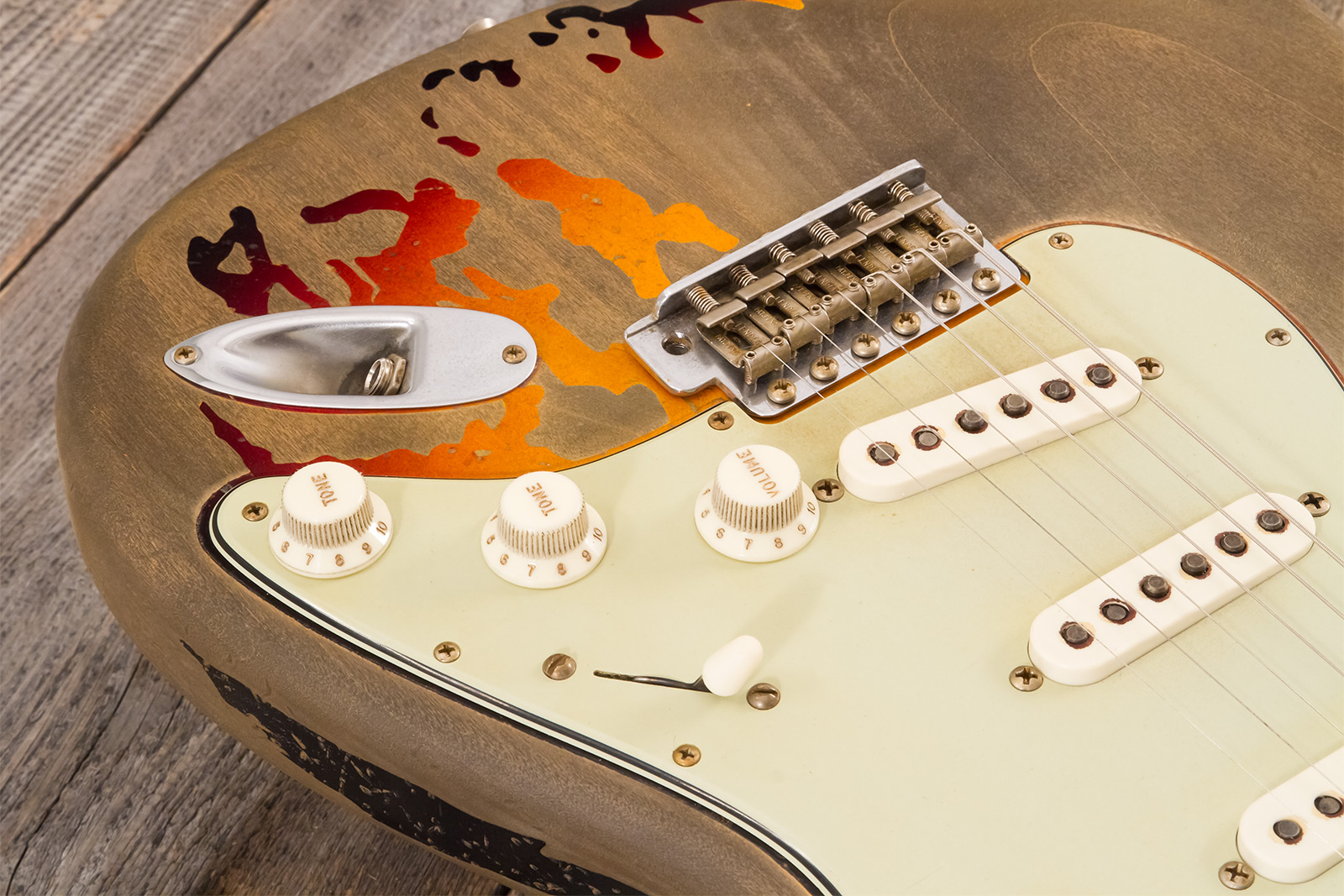 Fender Custom Shop Rory Gallagher Strat Masterbuilt D.wilson Signature 3s Trem Rw #cz574478 - Heavy Relic 3-color Sunburst - Guitarra eléctrica con fo