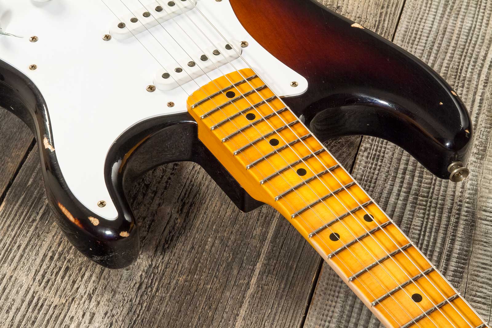 Fender Custom Shop Strat 1954 70th Anniv. 3s Trem Mn #xn4158 - Relic Wide-fade 2-color Sunburst - Guitarra eléctrica con forma de str. - Variation 4