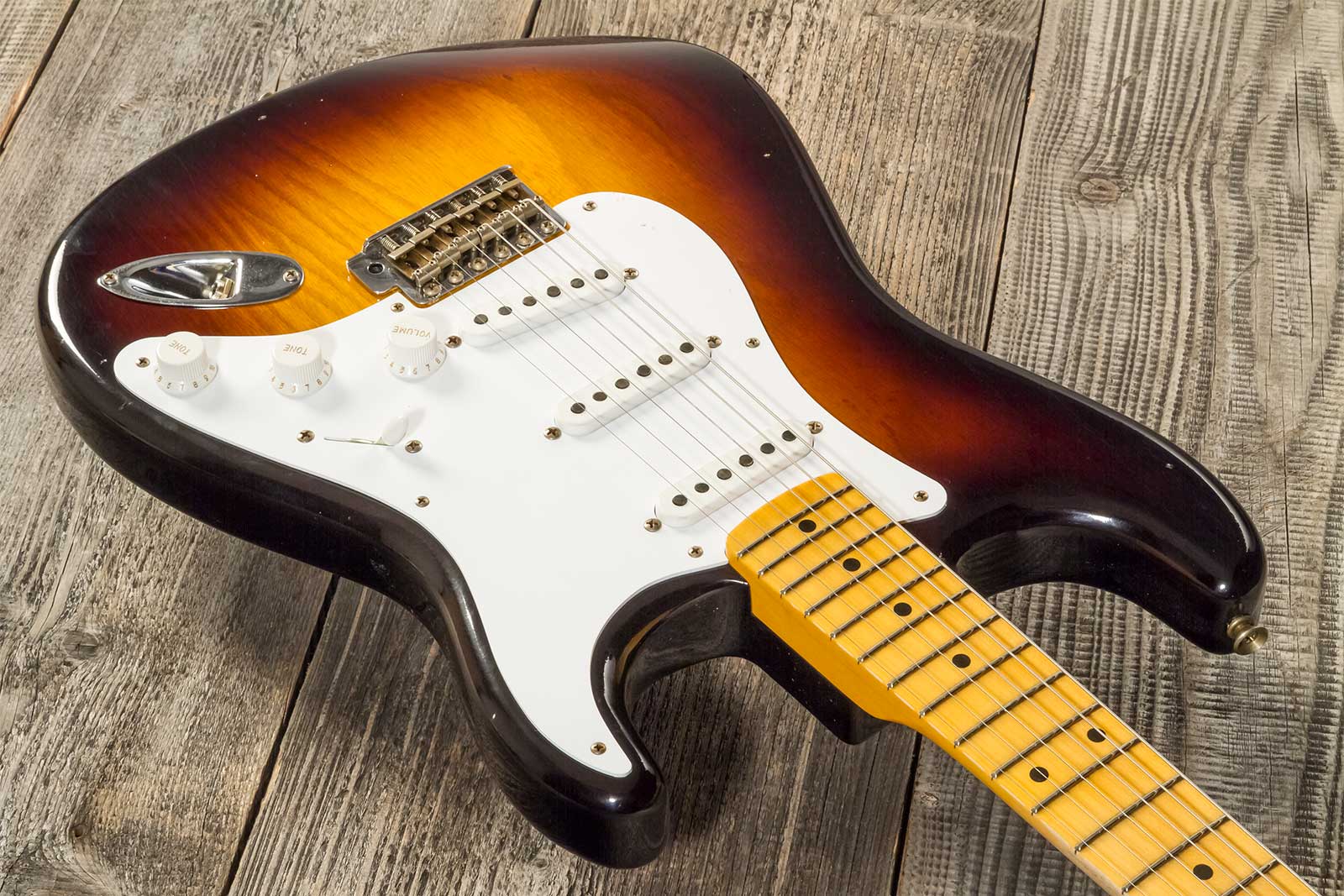 Fender Custom Shop Strat 1954 70th Anniv. 3s Trem Mn #xn4193 - Journeyman Relic Wide-fade 2-color Sunburst - Guitarra eléctrica con forma de str. - Va