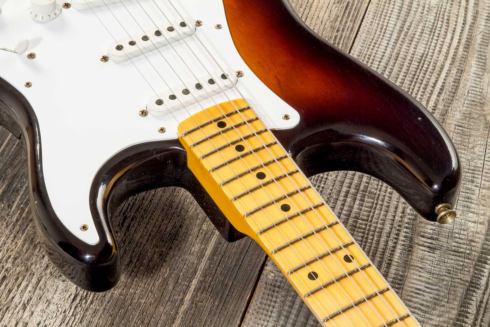 Fender Custom Shop Strat 1954 70th Anniv. 3s Trem Mn #xn4193 - Journeyman Relic Wide-fade 2-color Sunburst - Guitarra eléctrica con forma de str. - Va