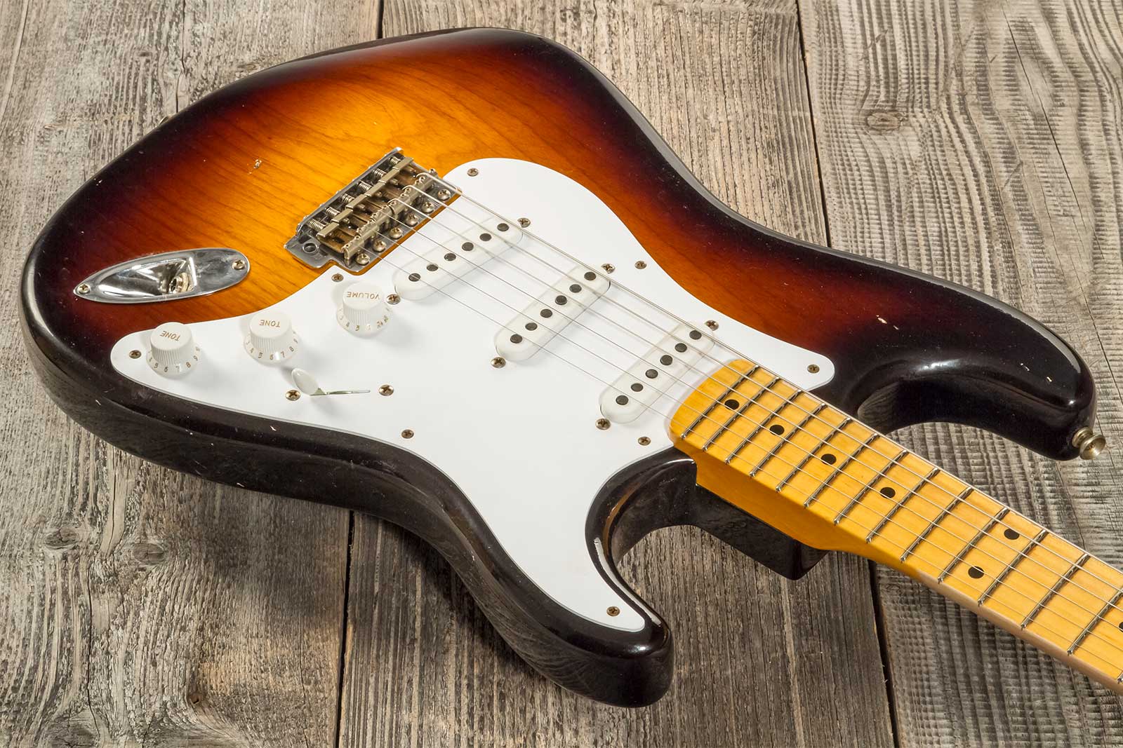 Fender Custom Shop Strat 1954 70th Anniv. 3s Trem Mn #xn4199 - Journeyman Relic Wide-fade 2-color Sunburst - Guitarra eléctrica con forma de str. - Va