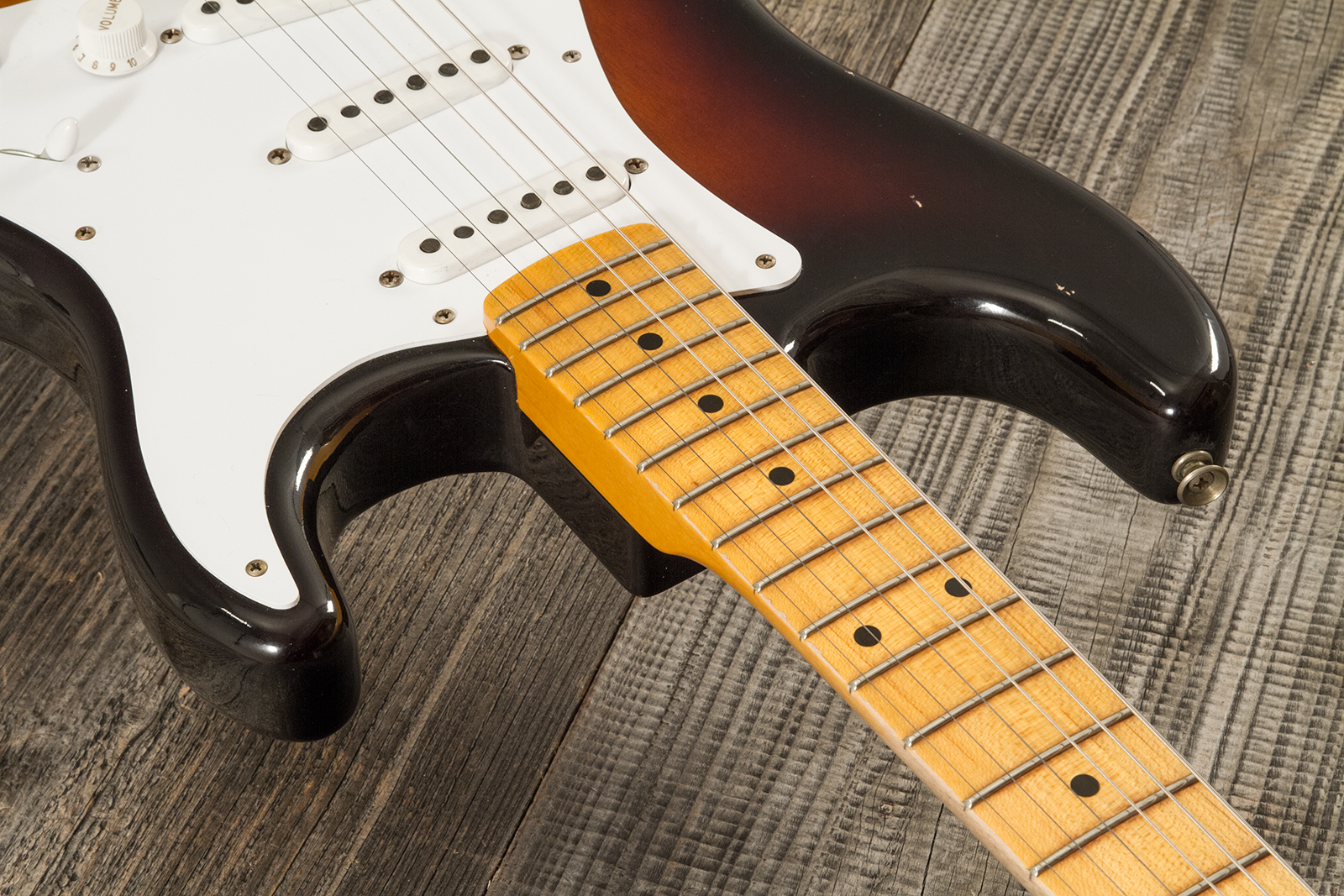 Fender Custom Shop Strat 1954 70th Anniv. 3s Trem Mn #xn4241 - Journeyman Relic Wide-fade 2-color Sunburst - Guitarra eléctrica con forma de str. - Va