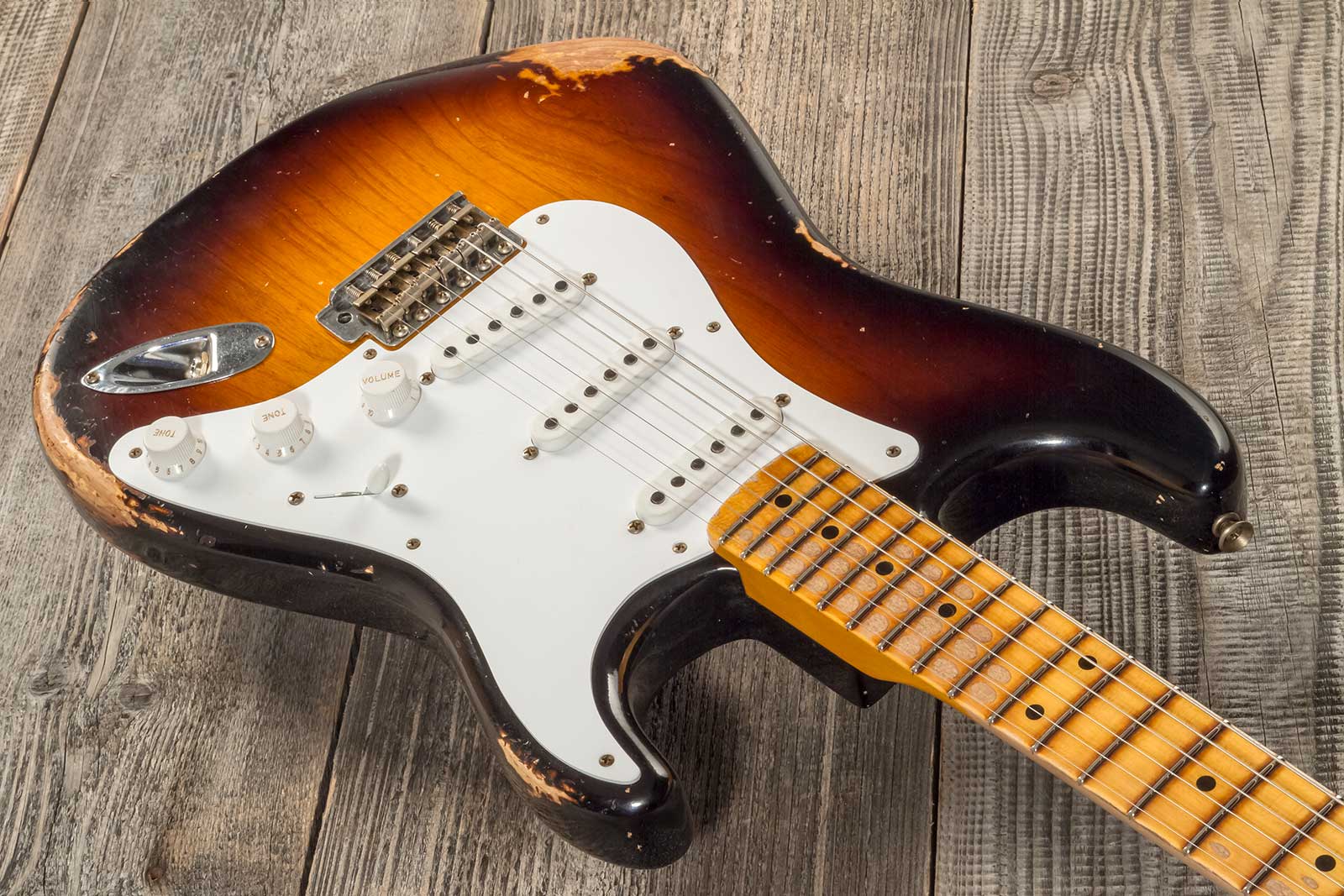 Fender Custom Shop Strat 1954 70th Anniv. 3s Trem Mn #xn4309 - Heavy Relic Wide Fade 2-color Sunburst - Guitarra eléctrica con forma de str. - Variati