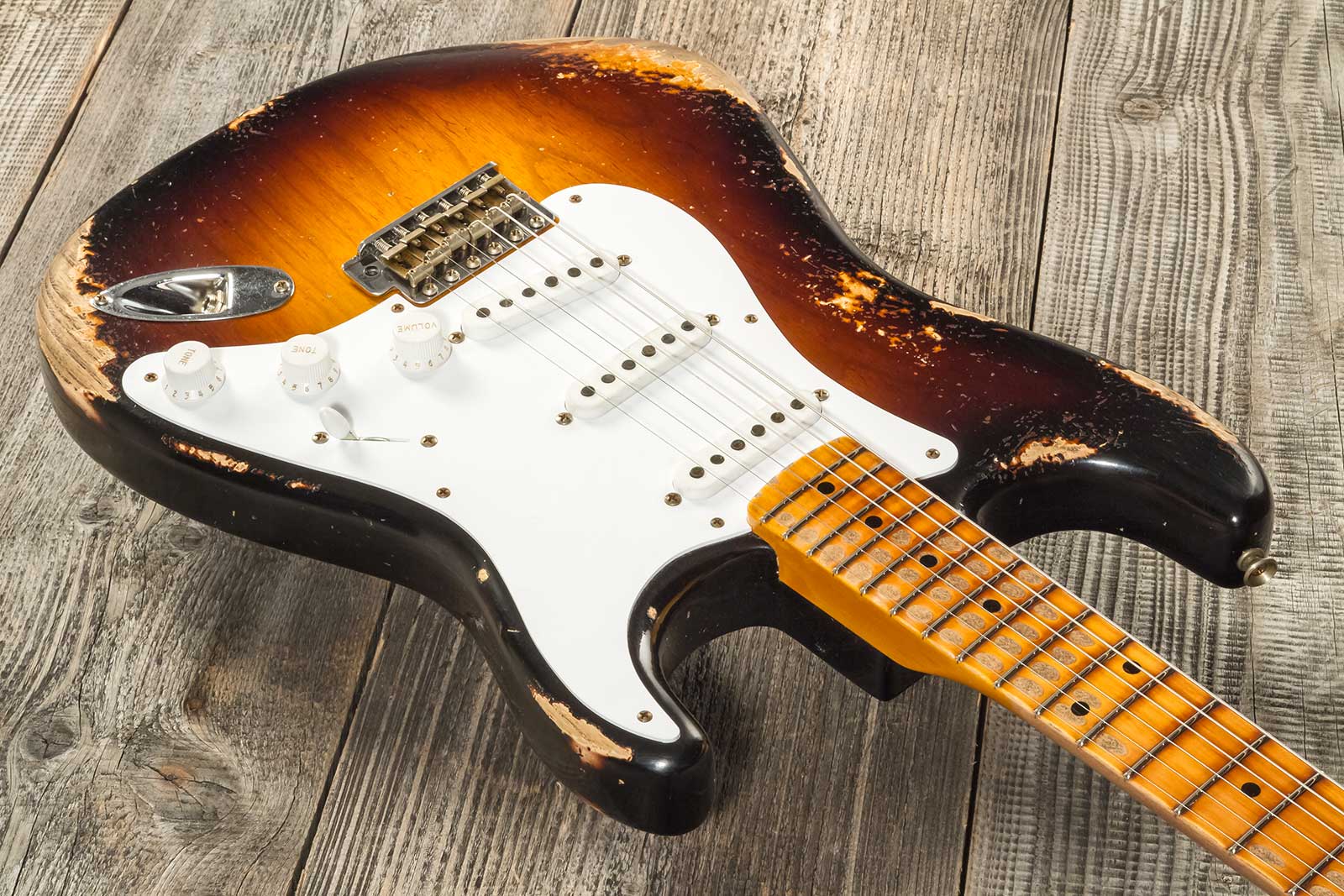 Fender Custom Shop Strat 1954 70th Anniv. 3s Trem Mn #xn4324 - Heavy Relic Wide Fade 2-color Sunburst - Guitarra eléctrica con forma de str. - Variati