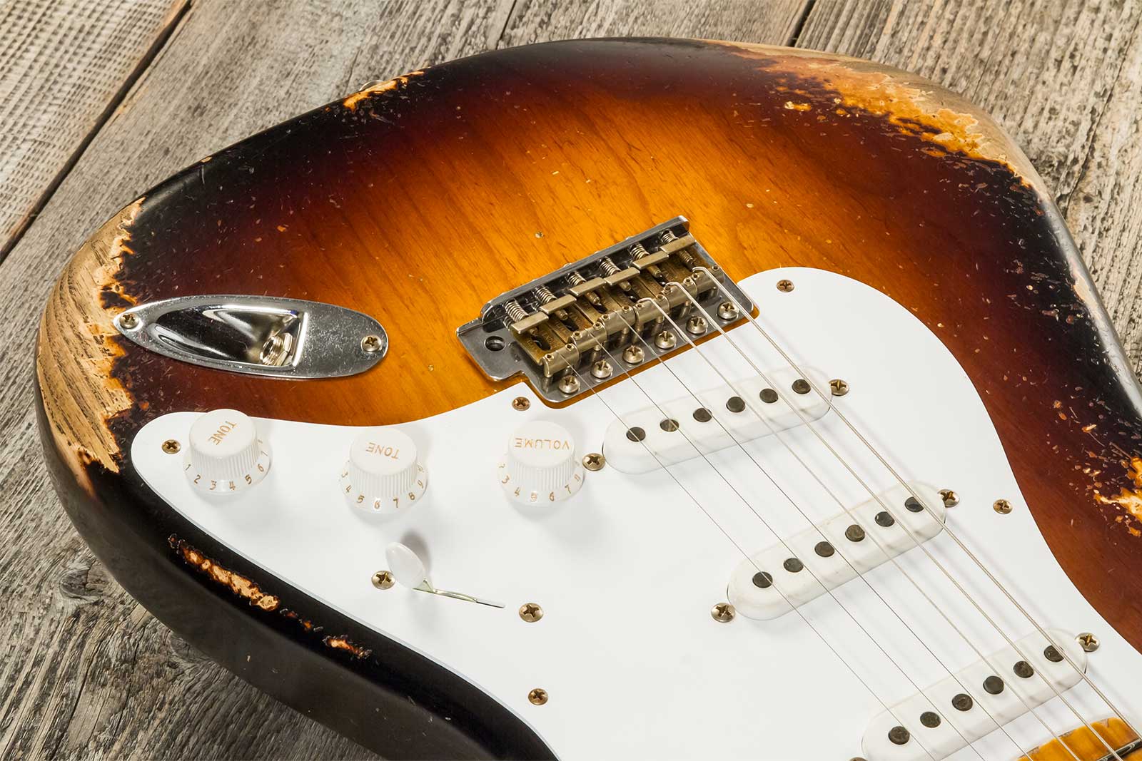 Fender Custom Shop Strat 1954 70th Anniv. 3s Trem Mn #xn4324 - Heavy Relic Wide Fade 2-color Sunburst - Guitarra eléctrica con forma de str. - Variati