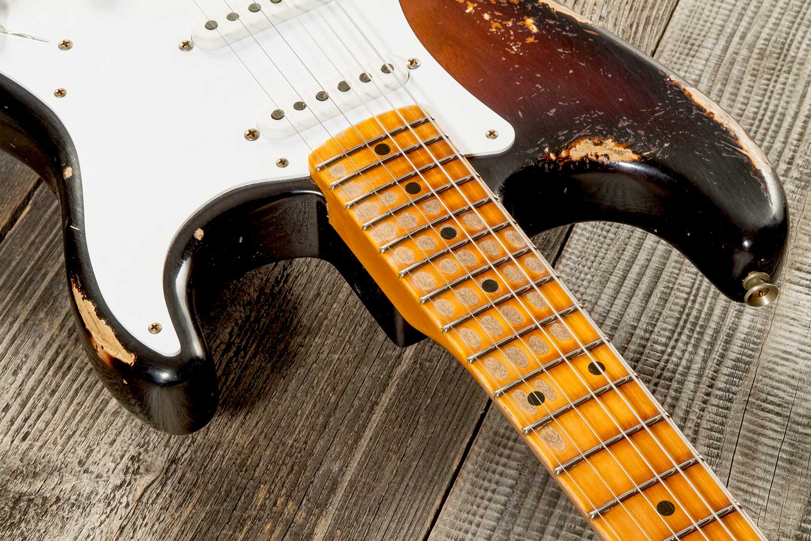 Fender Custom Shop Strat 1954 70th Anniv. 3s Trem Mn #xn4324 - Heavy Relic Wide Fade 2-color Sunburst - Guitarra eléctrica con forma de str. - Variati