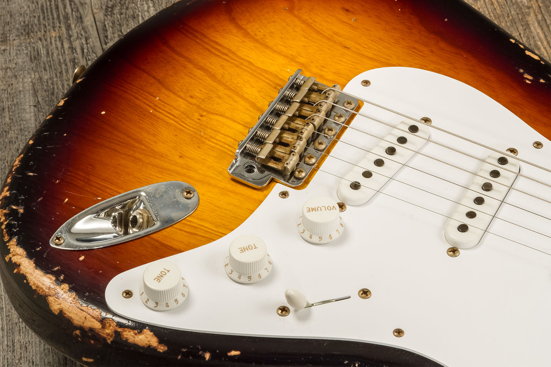 Fender Custom Shop Strat 1954 70th Anniv. 3s Trem Mn #xn4887 - Heavy Relic 2-color Sunburst - Guitarra eléctrica con forma de str. - Variation 5