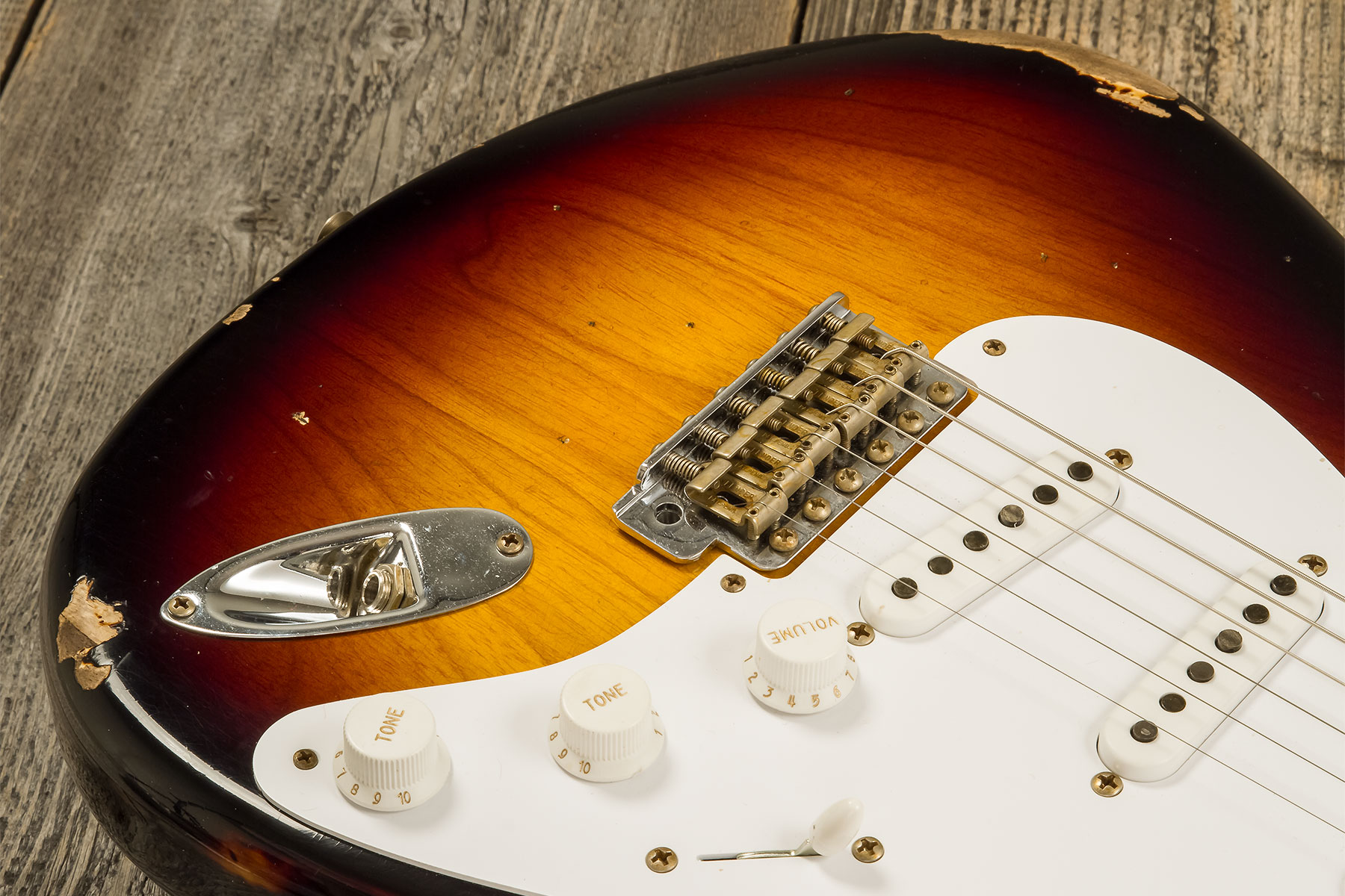 Fender Custom Shop Strat 1954 70th Anniv. 3s Trem Mn #xn4888 - Heavy Relic 2-color Sunburst - Guitarra eléctrica con forma de str. - Variation 3