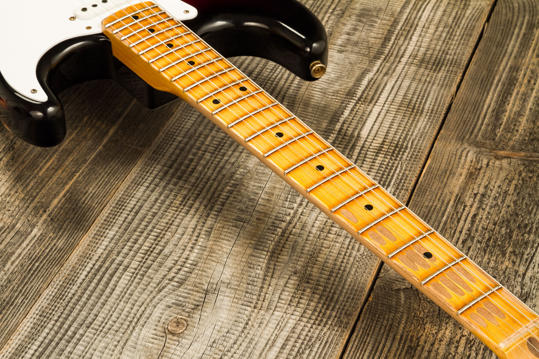 Fender Custom Shop Strat 1954 70th Anniv. 3s Trem Mn #xn4888 - Heavy Relic 2-color Sunburst - Guitarra eléctrica con forma de str. - Variation 4