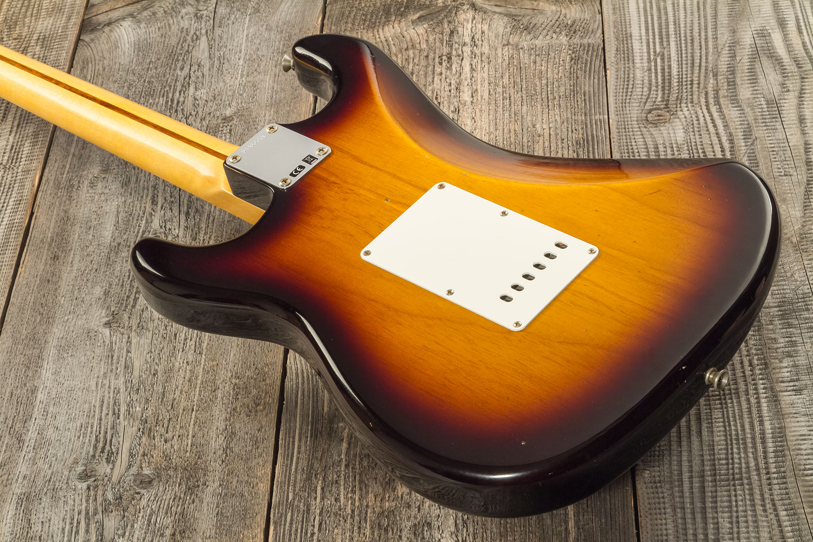 Fender Custom Shop Strat 1955 3s Trem Mn #r130058 - Journeyman Relic 2-color Sunburst - Guitarra eléctrica con forma de str. - Variation 6