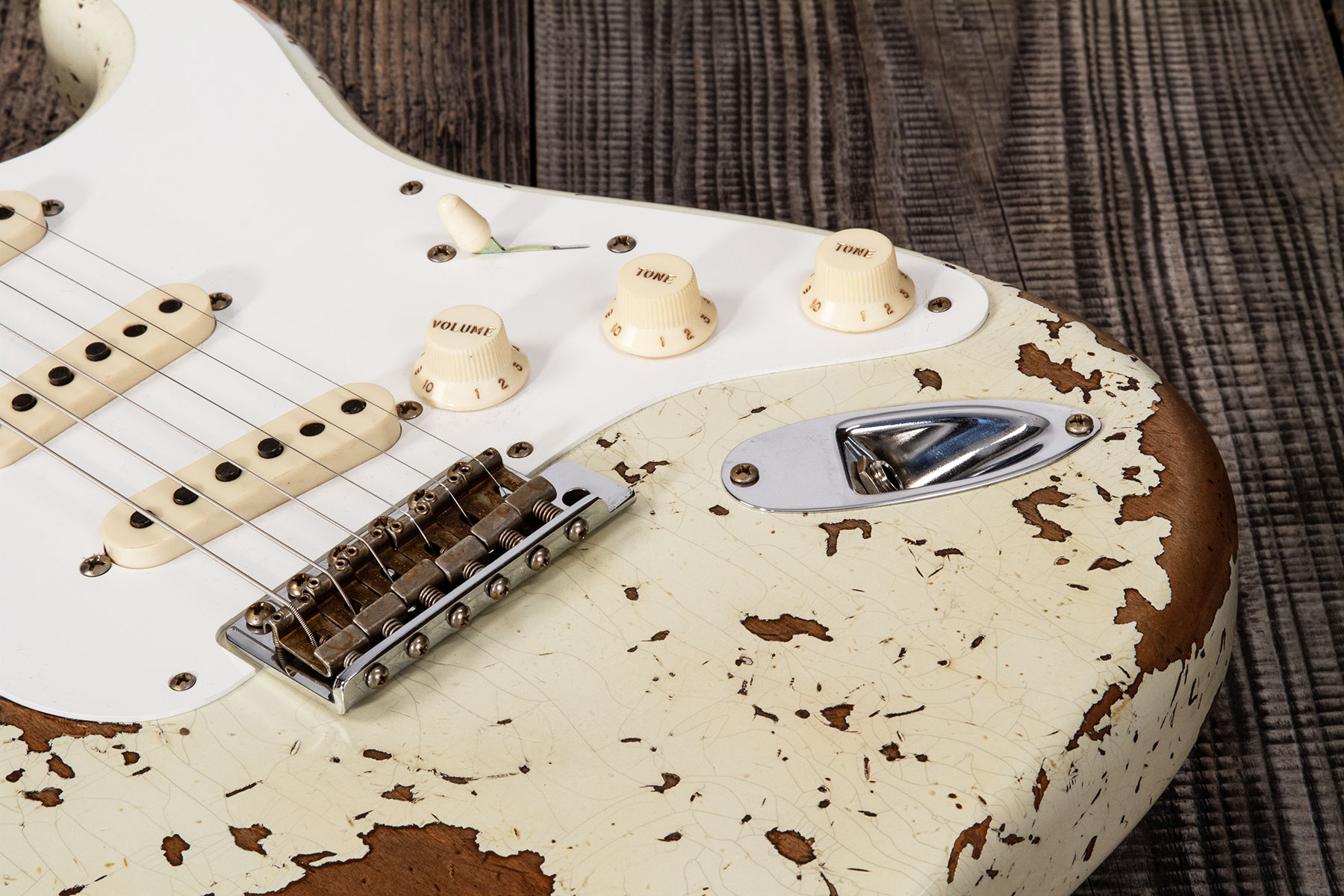 Fender Custom Shop Strat 1956 3s Trem Mn #cz568636 - Super Heavy Relic Aged India Ivory - Guitarra eléctrica con forma de str. - Variation 5