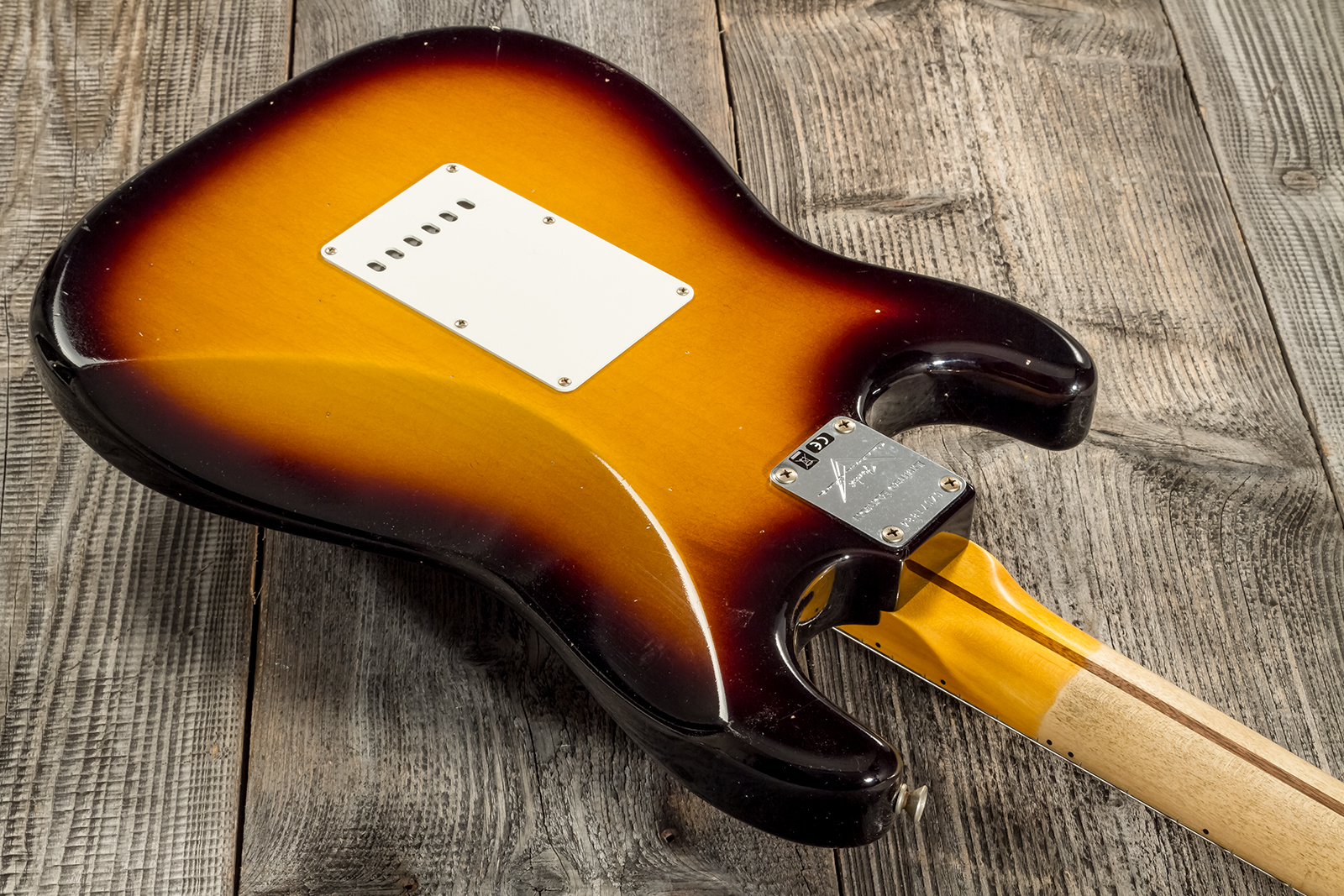 Fender Custom Shop Strat 1956 3s Trem Mn #cz571884 - Journeyman Relic Aged 2-color Sunburst - Guitarra eléctrica con forma de str. - Variation 6