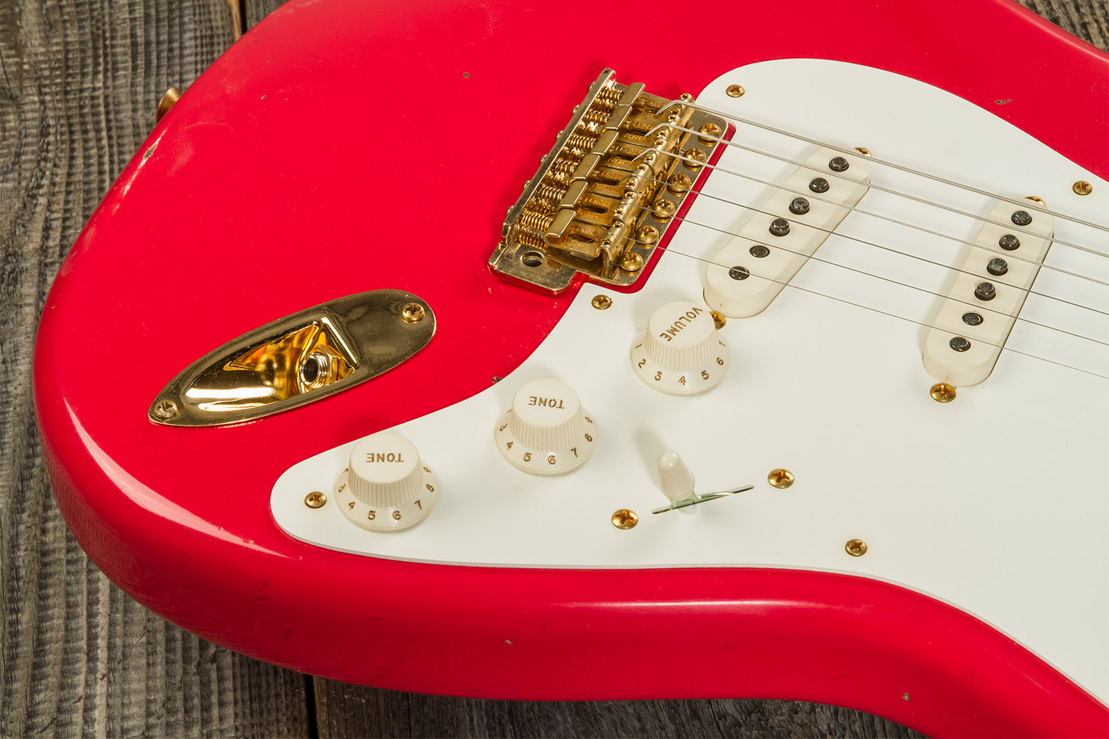 Fender Custom Shop Strat 1956 3s Trem Mn #r130433 - Journeyman Relic Fiesta Red - Guitarra eléctrica con forma de str. - Variation 4
