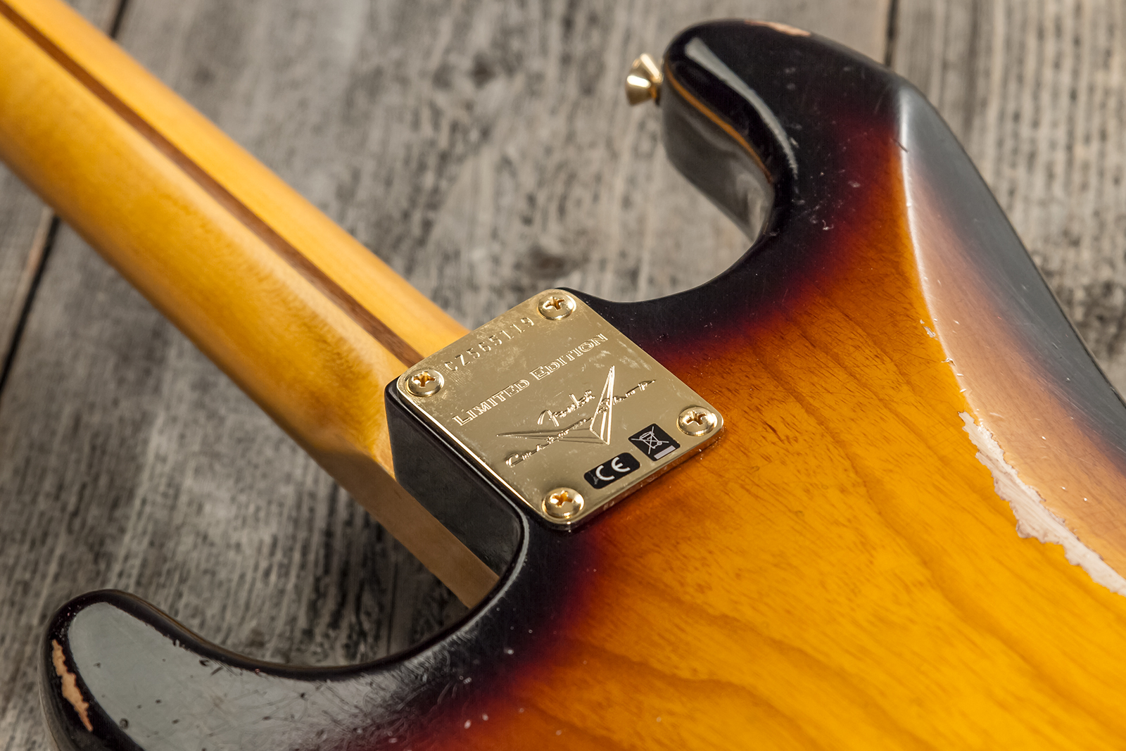 Fender Custom Shop Strat 1956 Hardtail Gold Hardware 3s Ht Mn #cz565119 - Relic Faded 2-color Sunburst - Guitarra eléctrica con forma de str. - Variat