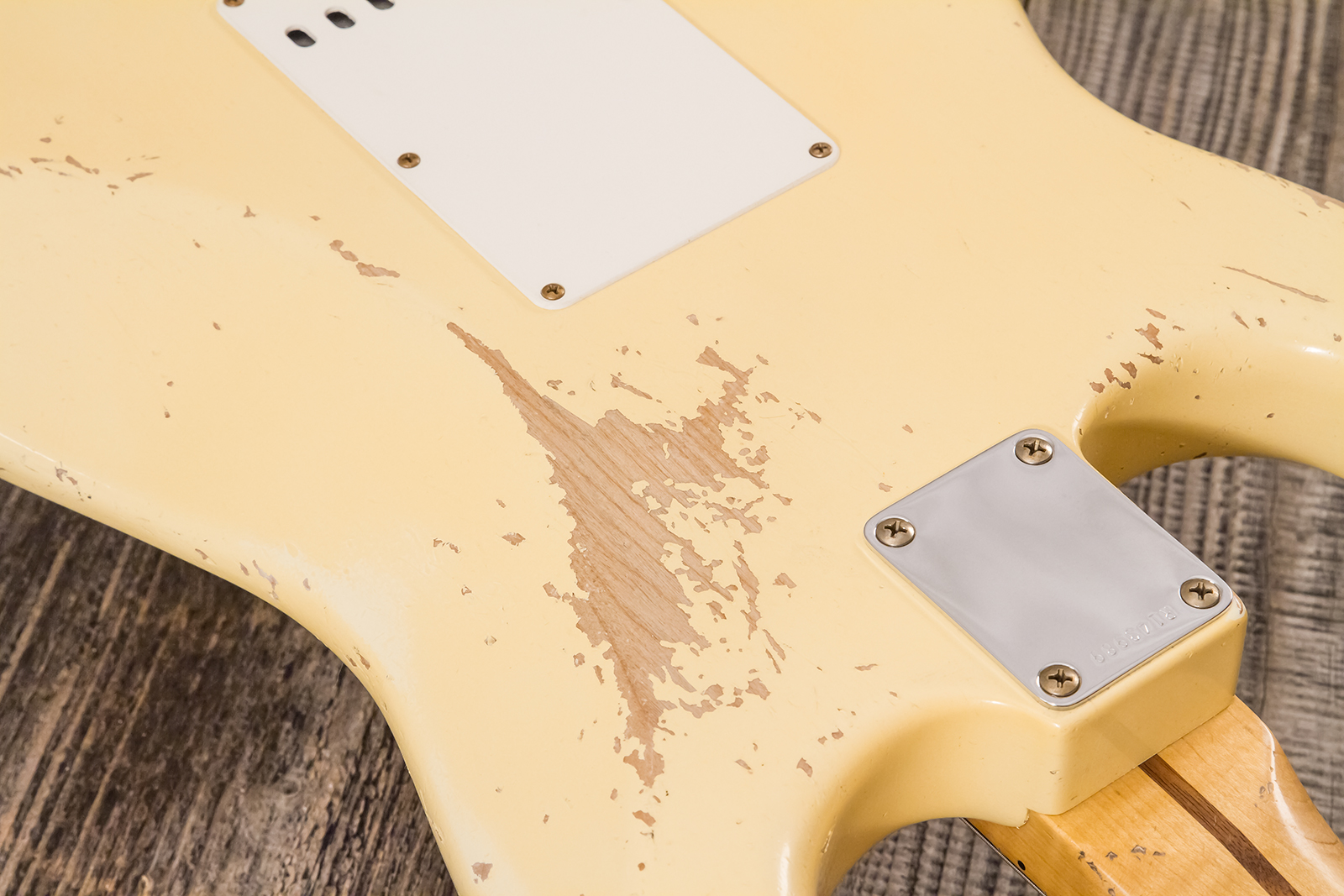 Fender Custom Shop Strat 1956 Hss Trem Mn #r143989 - Relic Vintage White - Guitarra eléctrica con forma de str. - Variation 9