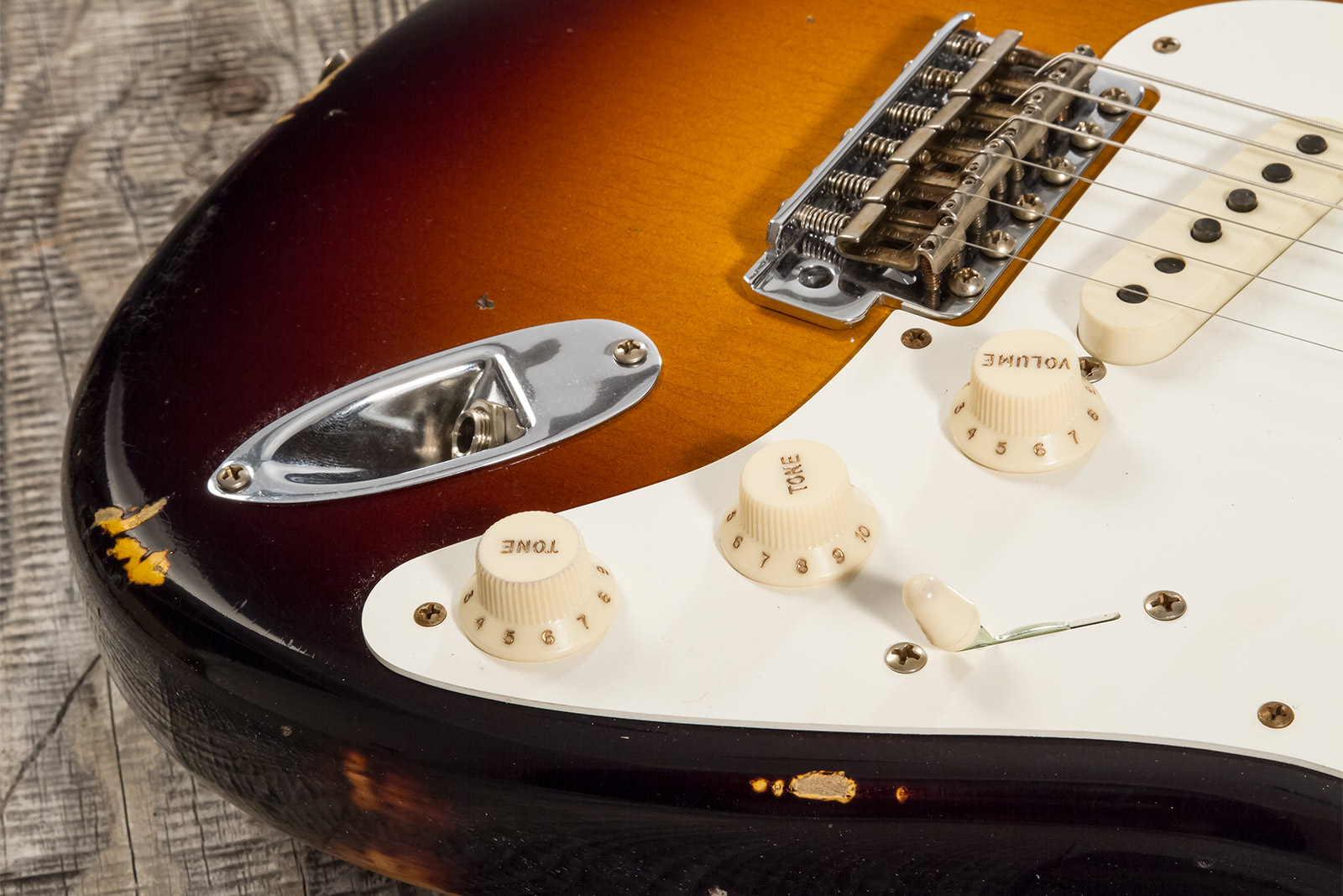 Fender Custom Shop Strat 1957 3s Trem Mn #cz571791 - Relic Wide Fade 2-color Sunburst - Guitarra eléctrica con forma de str. - Variation 3