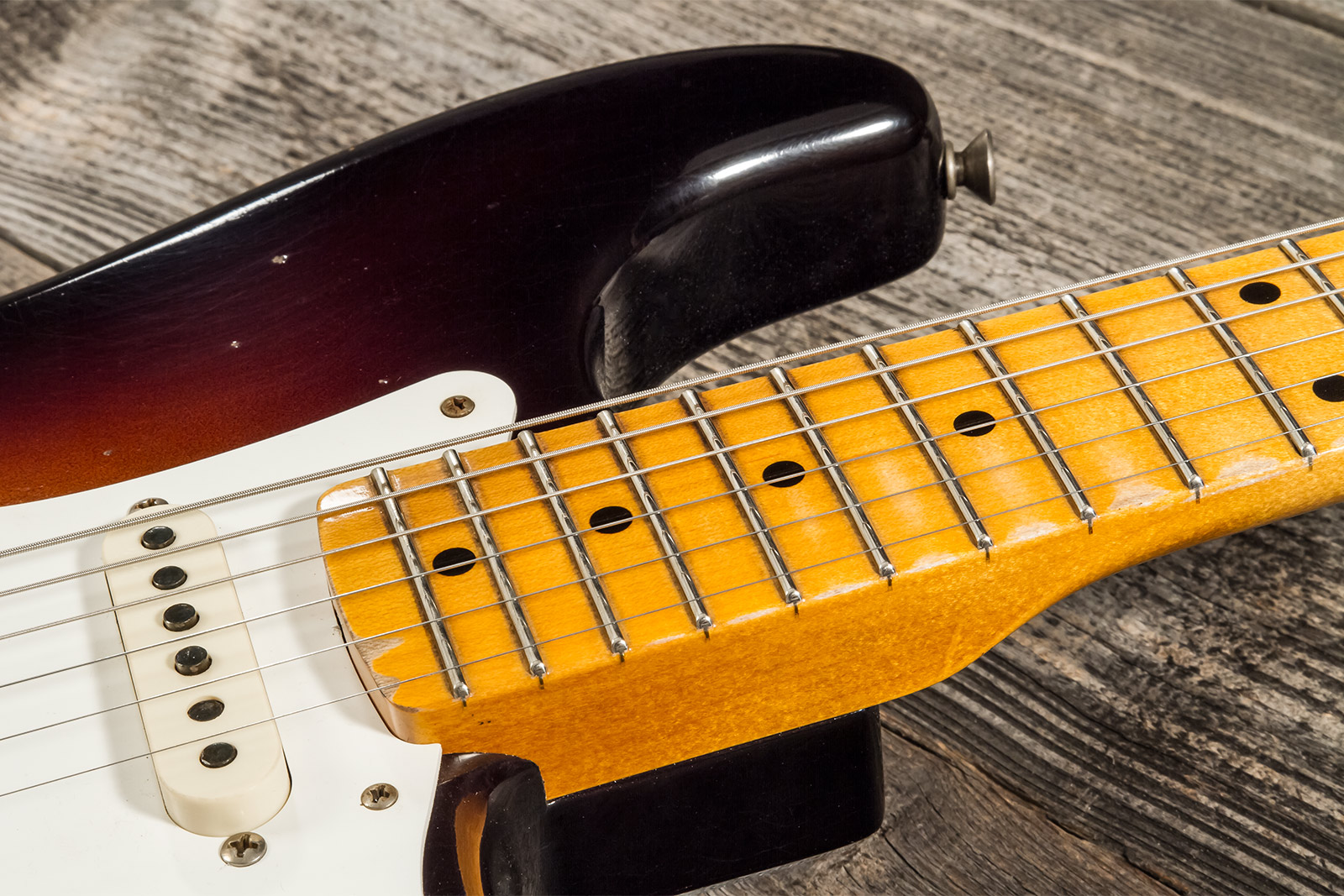 Fender Custom Shop Strat 1957 3s Trem Mn #cz571791 - Relic Wide Fade 2-color Sunburst - Guitarra eléctrica con forma de str. - Variation 5