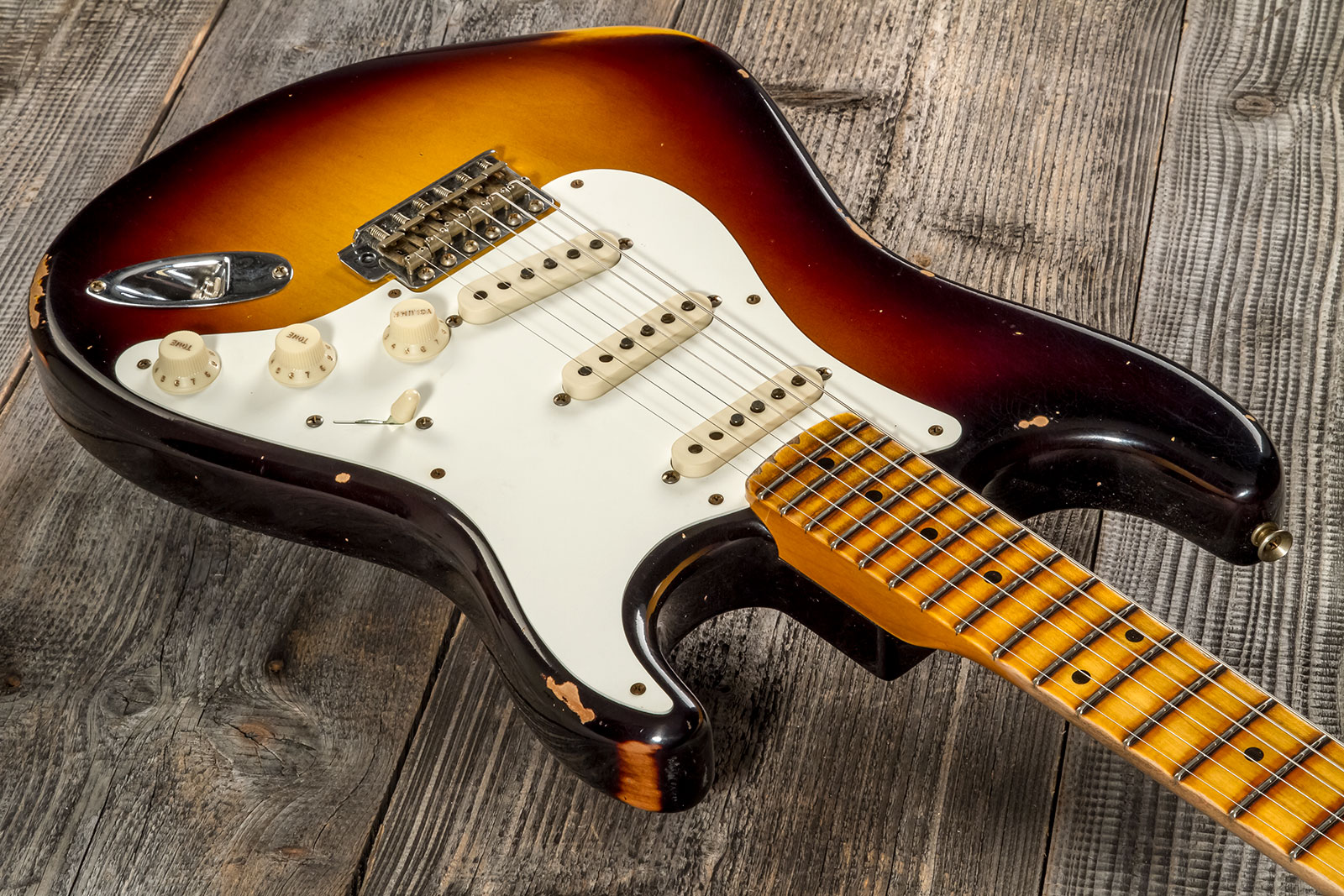 Fender Custom Shop Strat 1957 3s Trem Mn #cz575421 - Relic 2-color Sunburst - Guitarra eléctrica con forma de str. - Variation 2