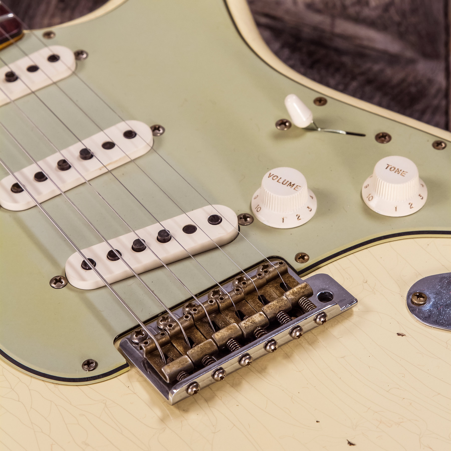 Fender Custom Shop Strat 1959 3s Trem Rw #r117393 - Relic Aged Vintage White - Guitarra eléctrica con forma de str. - Variation 6