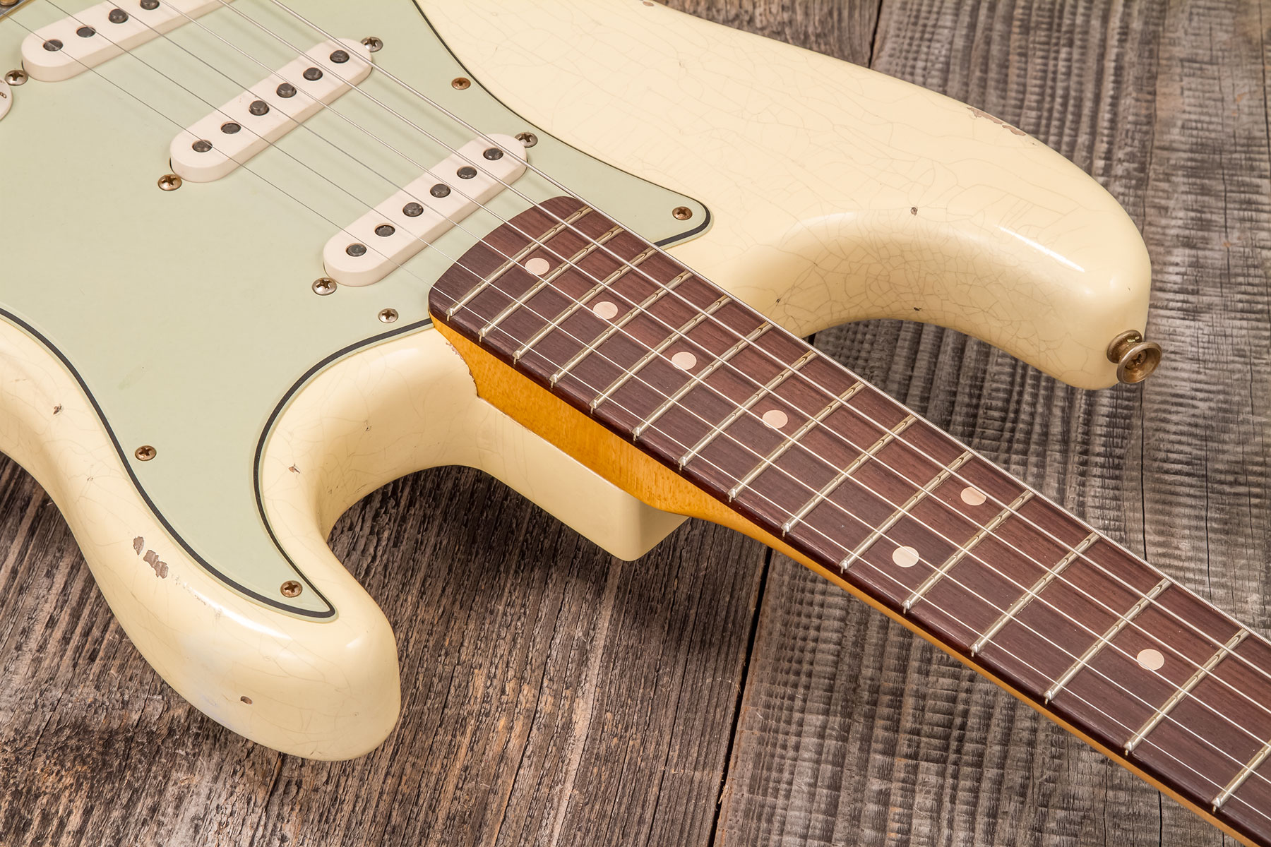 Fender Custom Shop Strat 1959 3s Trem Rw #r133800 - Relic Antique Vintage White - Guitarra eléctrica con forma de str. - Variation 4