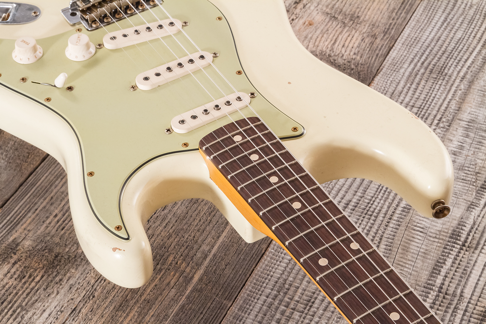 Fender Custom Shop Strat 1959 Masterbuilt D.brown 3s Trem Rw #r143697 - Journeyman Relic Vintage White - Guitarra eléctrica con forma de str. - Variat