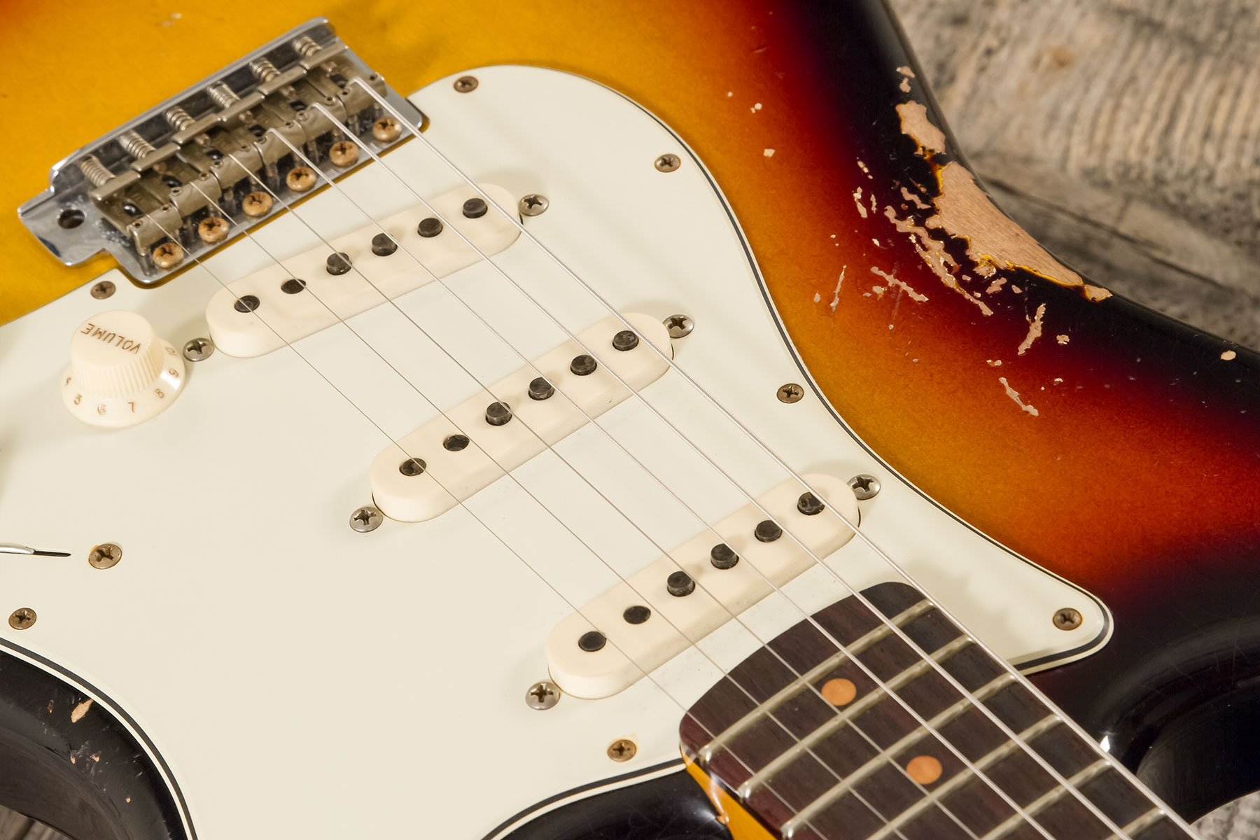 Fender Custom Shop Strat 1960 3s Trem Rw #cz578789 - Heavy Relic 3-color Sunburst - Guitarra eléctrica con forma de str. - Variation 5